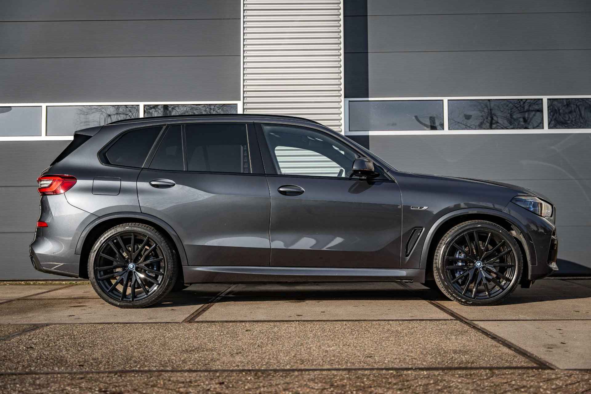 BMW X5 xDrive45e High Executive |Achterasbesturing |Sky Lounge |Stoel/Stuur verw. |ACC |Head-up |Luchtvering |360° Camera - 8/52