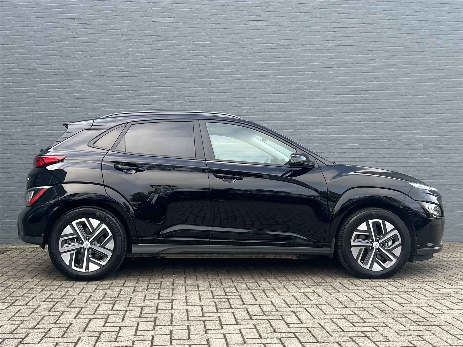 HYUNDAI Kona 64 kWh 204pk Aut Premium | Head-Up Display | Krell Premium Audio | Apple Carplay/Android Auto |€ 2000,- Subsidie mogelijk - 6/30