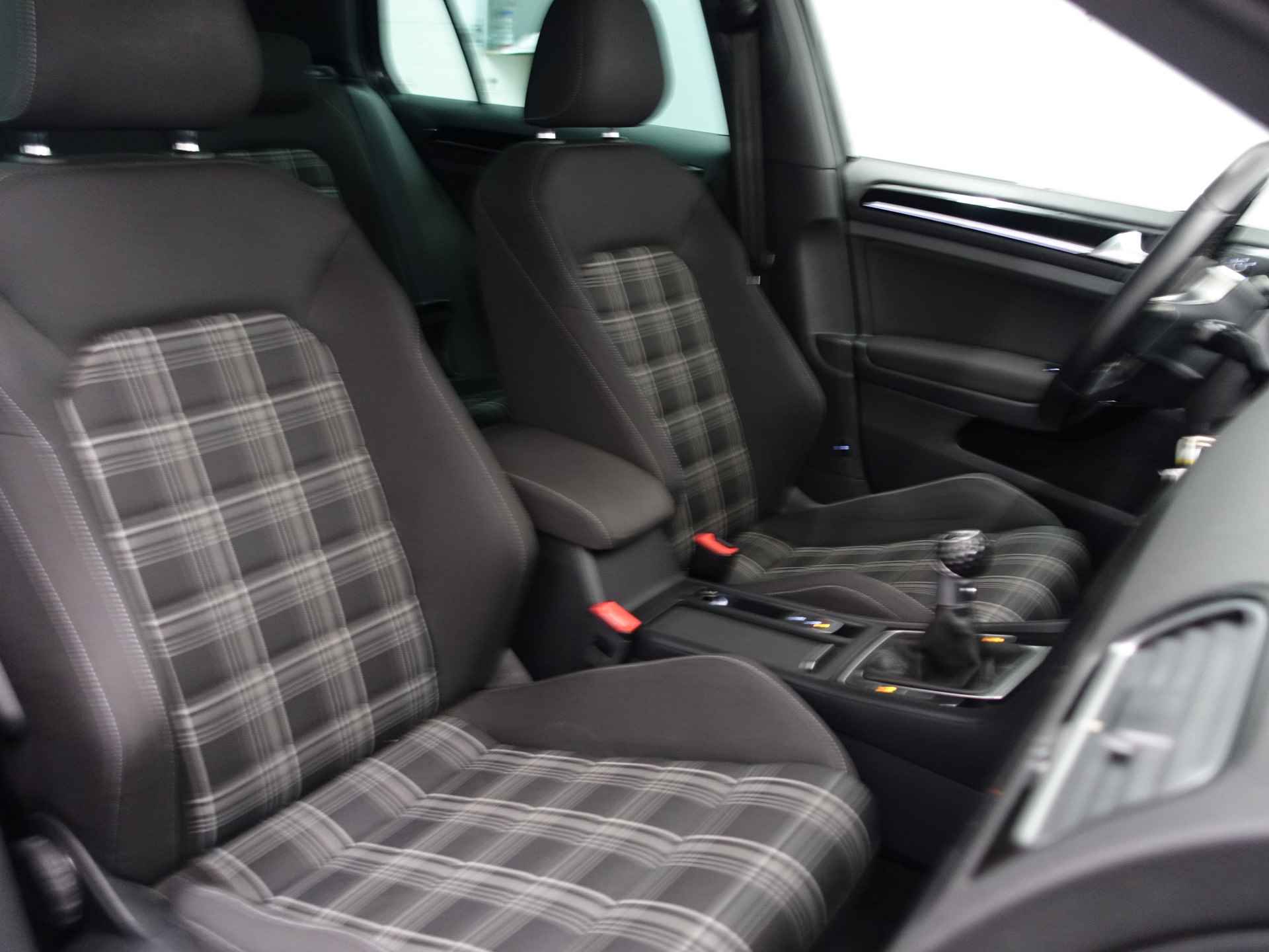Volkswagen Golf 2.0 TDI GTD Performance- Xenon Led, Navi, Stoelverwarming, Driving selection, Adap Cruise - 43/44