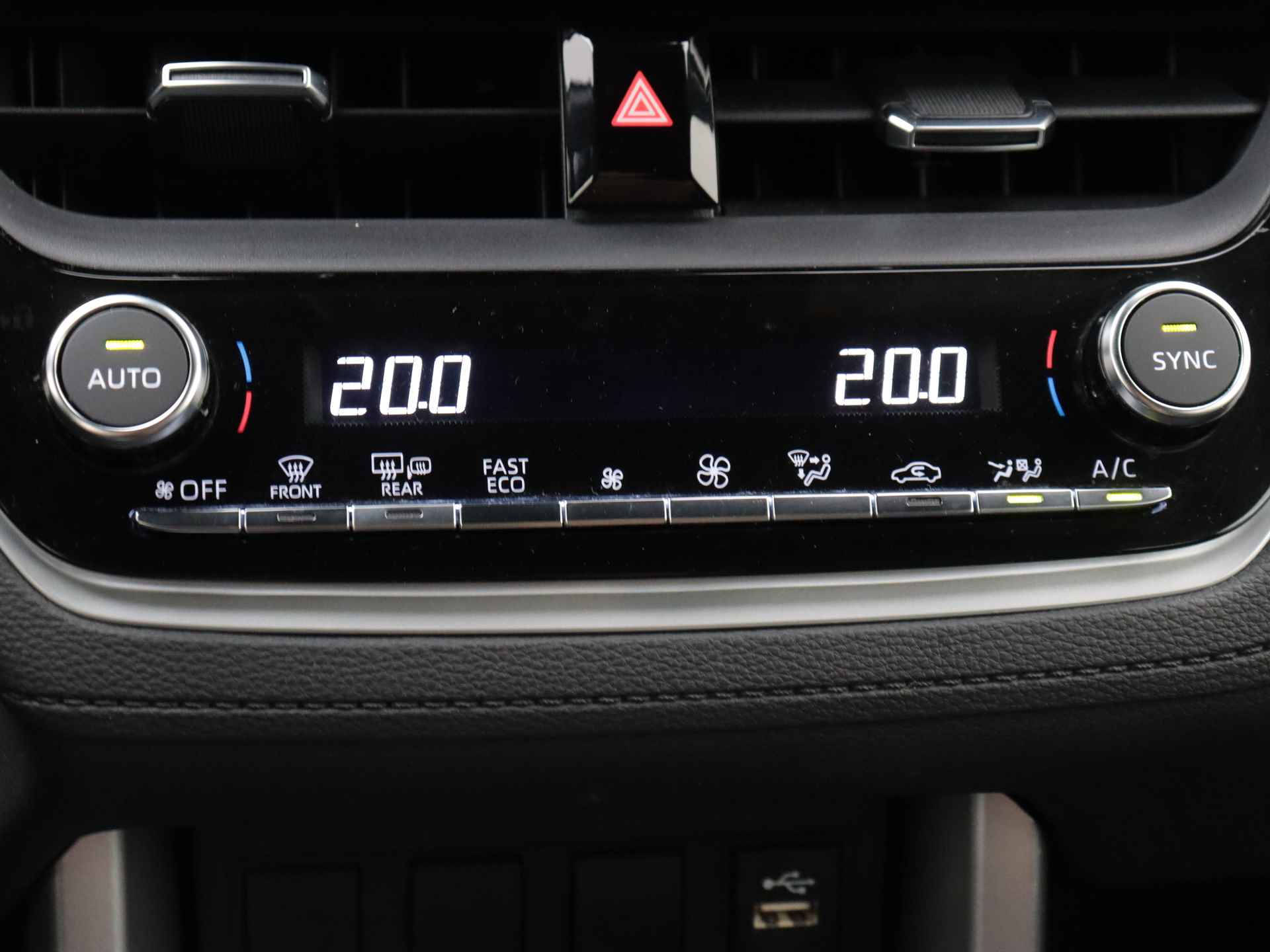 Toyota Corolla Cross 2.0 High Power Hybrid Active | Apple CarPlay | Camera | LM Velgen | - 12/42