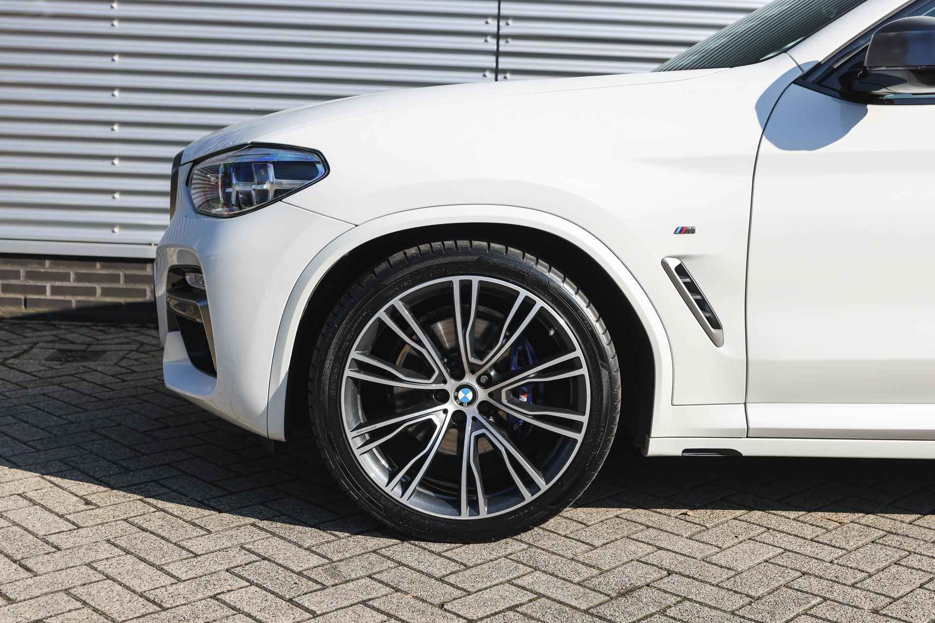 BMW X4 M40i High Executive Automaat / Panoramadak / Stoelventilatie / Adaptieve LED / Head-Up / Harman Kardon / Navigatie Professional / Verwarmd stuurwiel - 6/41