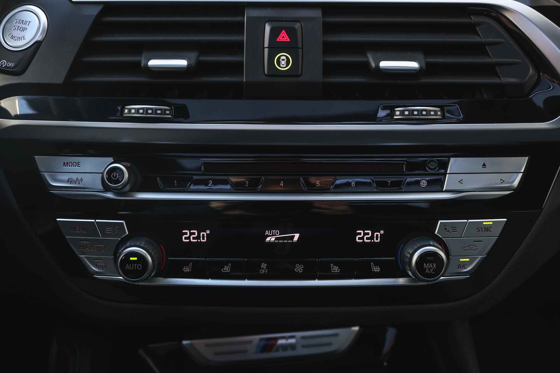 BMW X4 M40i High Executive Automaat / Panoramadak / Stoelventilatie / Adaptieve LED / Head-Up / Harman Kardon / Navigatie Professional / Verwarmd stuurwiel - 17/41