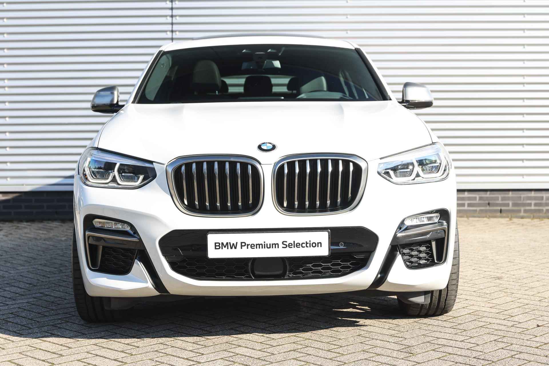 BMW X4 M40i High Executive Automaat / Panoramadak / Stoelventilatie / Adaptieve LED / Head-Up / Harman Kardon / Navigatie Professional / Verwarmd stuurwiel - 18/41