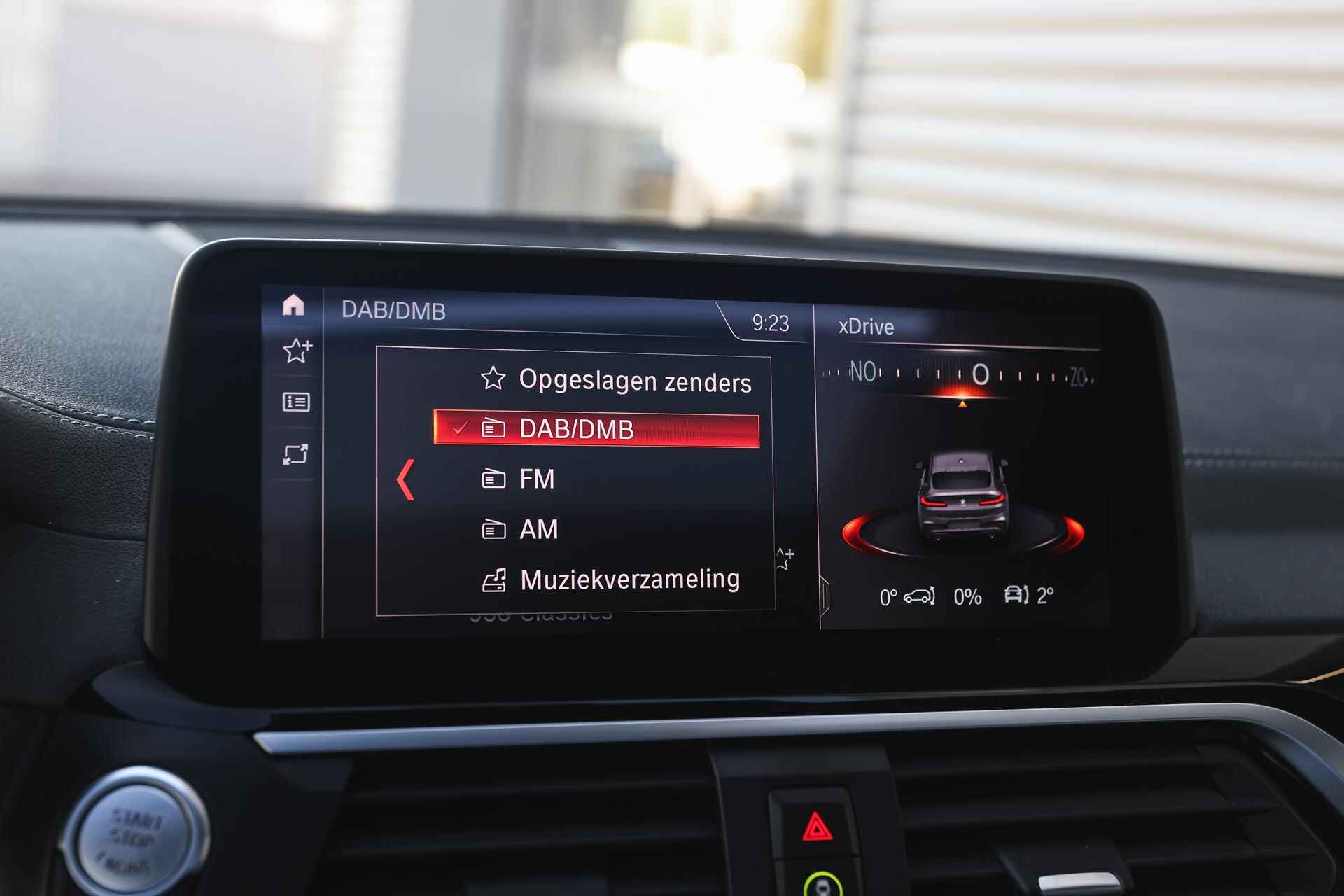 BMW X4 M40i High Executive Automaat / Panoramadak / Stoelventilatie / Adaptieve LED / Head-Up / Harman Kardon / Navigatie Professional / Verwarmd stuurwiel - 32/41