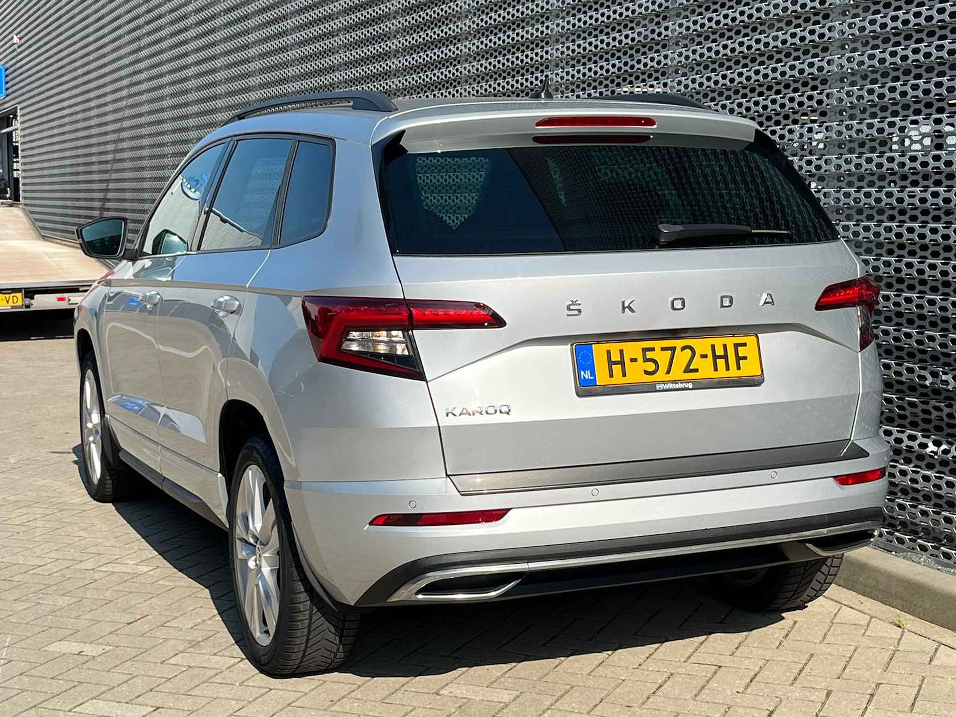 Škoda Karoq 1.5 TSI ACT Sportline Business / Stoelverwarming / Digitale Cockpit / 18" LMV / LED / Elektrische Achterklep ** - 6/37