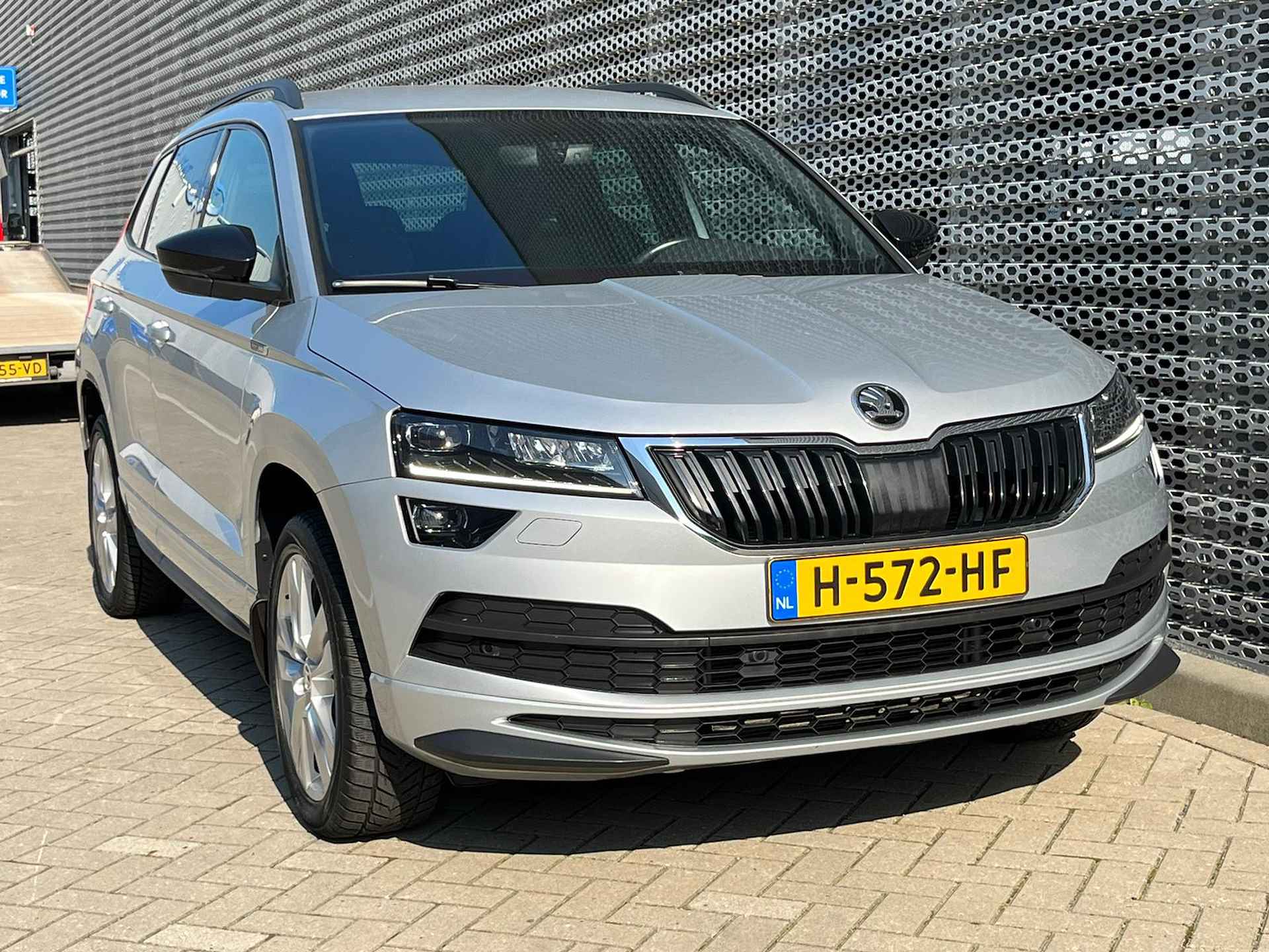 Škoda Karoq 1.5 TSI ACT Sportline Business / Stoelverwarming / Digitale Cockpit / 18" LMV / LED / Elektrische Achterklep ** - 10/37