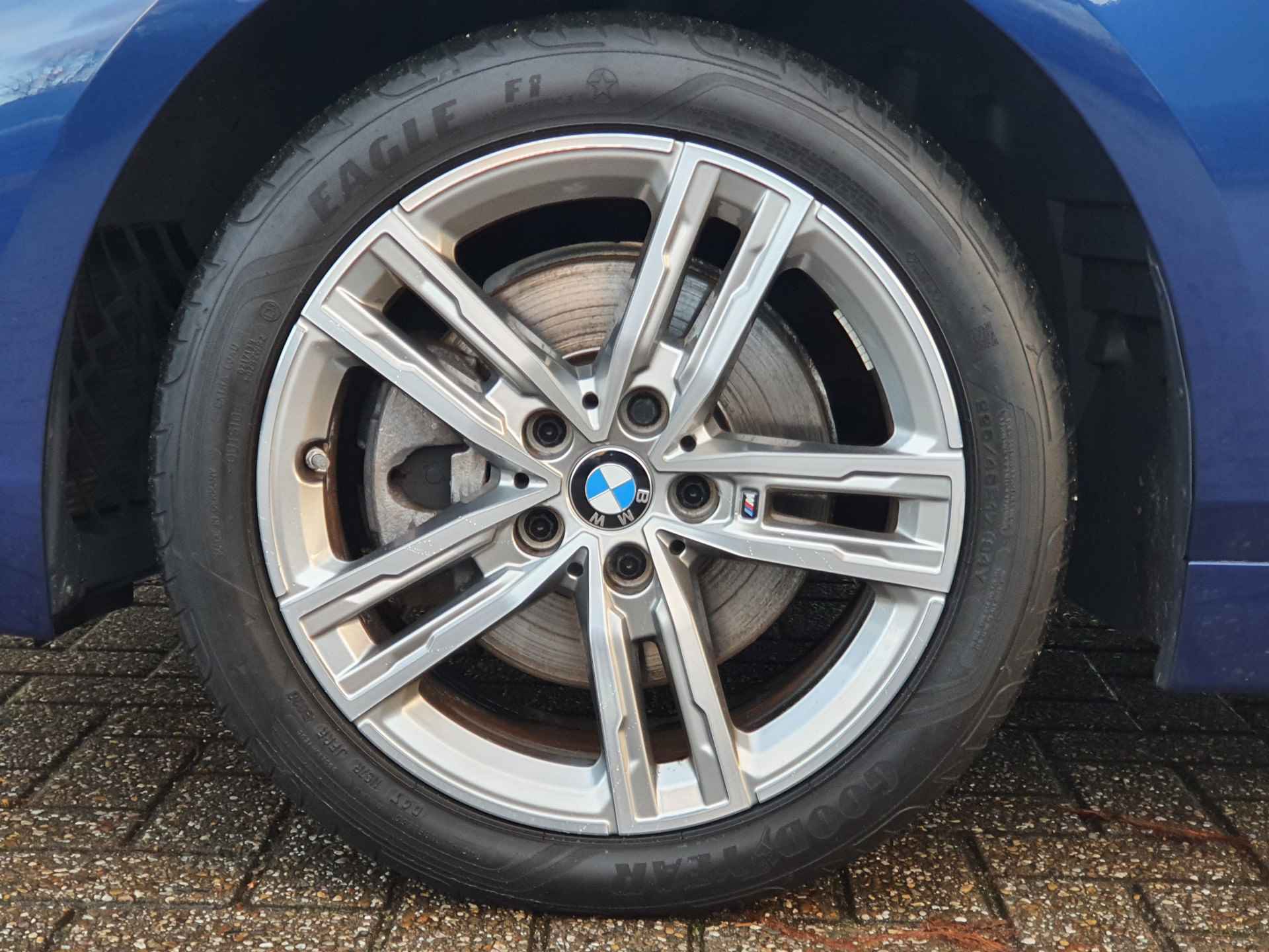 BMW 1-serie 118i High Executive Edition | Cruise Control | Stoelverwarming | Navigatie - 27/28