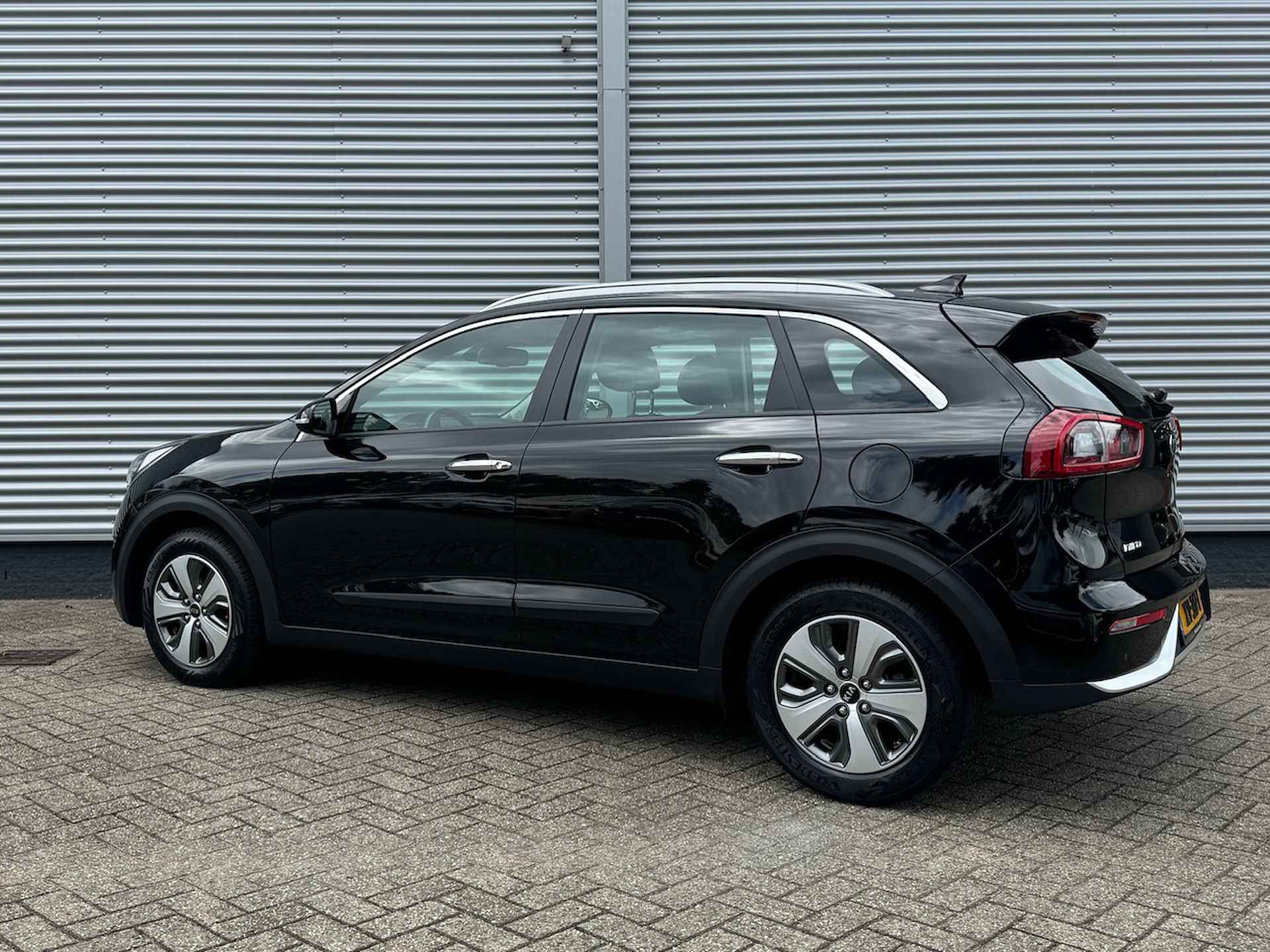 KIA Niro 1.6 GDi Hybrid 141pk DCT6 DynamicLine | Navigatie | Climate | Parkeersensoren voor | - 3/41