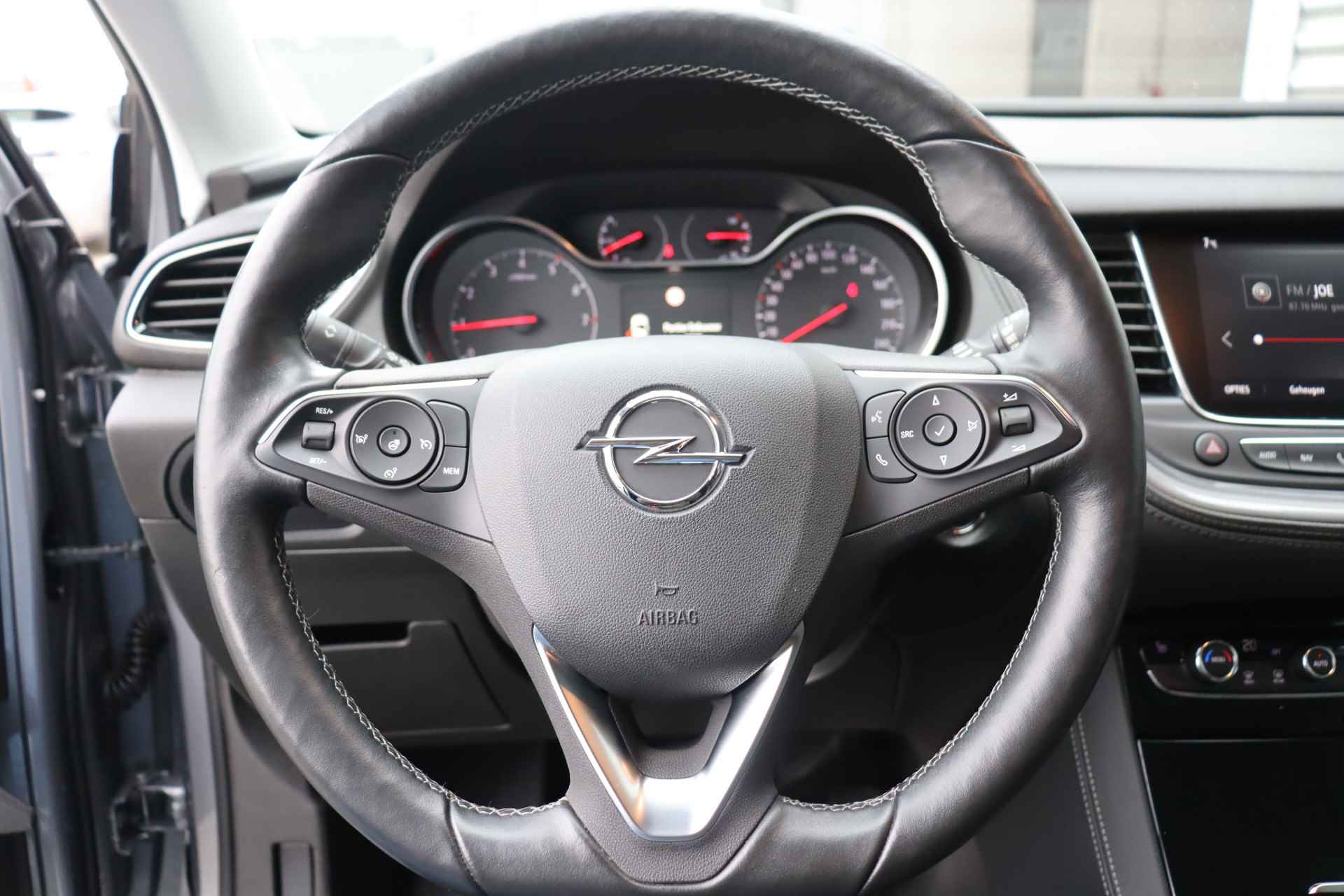 Opel Grandland X 1.2 TURBO 130PK INNOVATION+ / NAVI / LEDER / CLIMA / AGR / PDC / 18" LMV / KEYLESS / LED-MATRIX / WINTERPAKKET / BLUETOOTH / CRU - 33/47