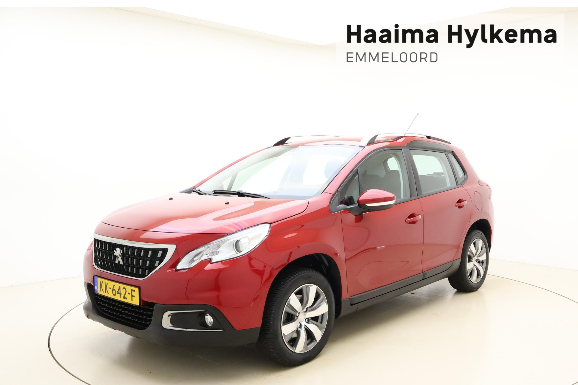 Peugeot 2008 1.2 PureTech Blue Lion | Trekhaak | Cruise Control | Airco | Elektrische ramen (voor) | DAB | Navigatie | Carplay | Parkeersensoren (achter) |