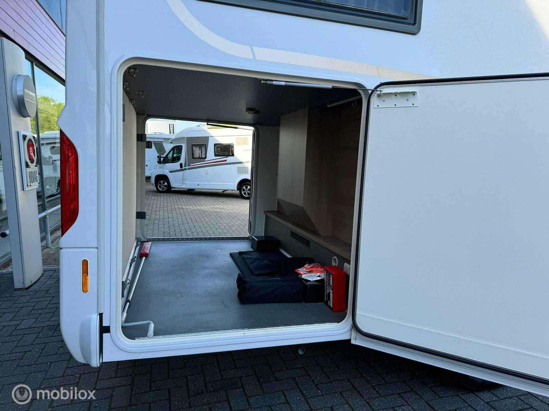 Carthago Malibu T460 Maxi Automaat Enkele Bedden Hefbed XXL Garage - 24/30