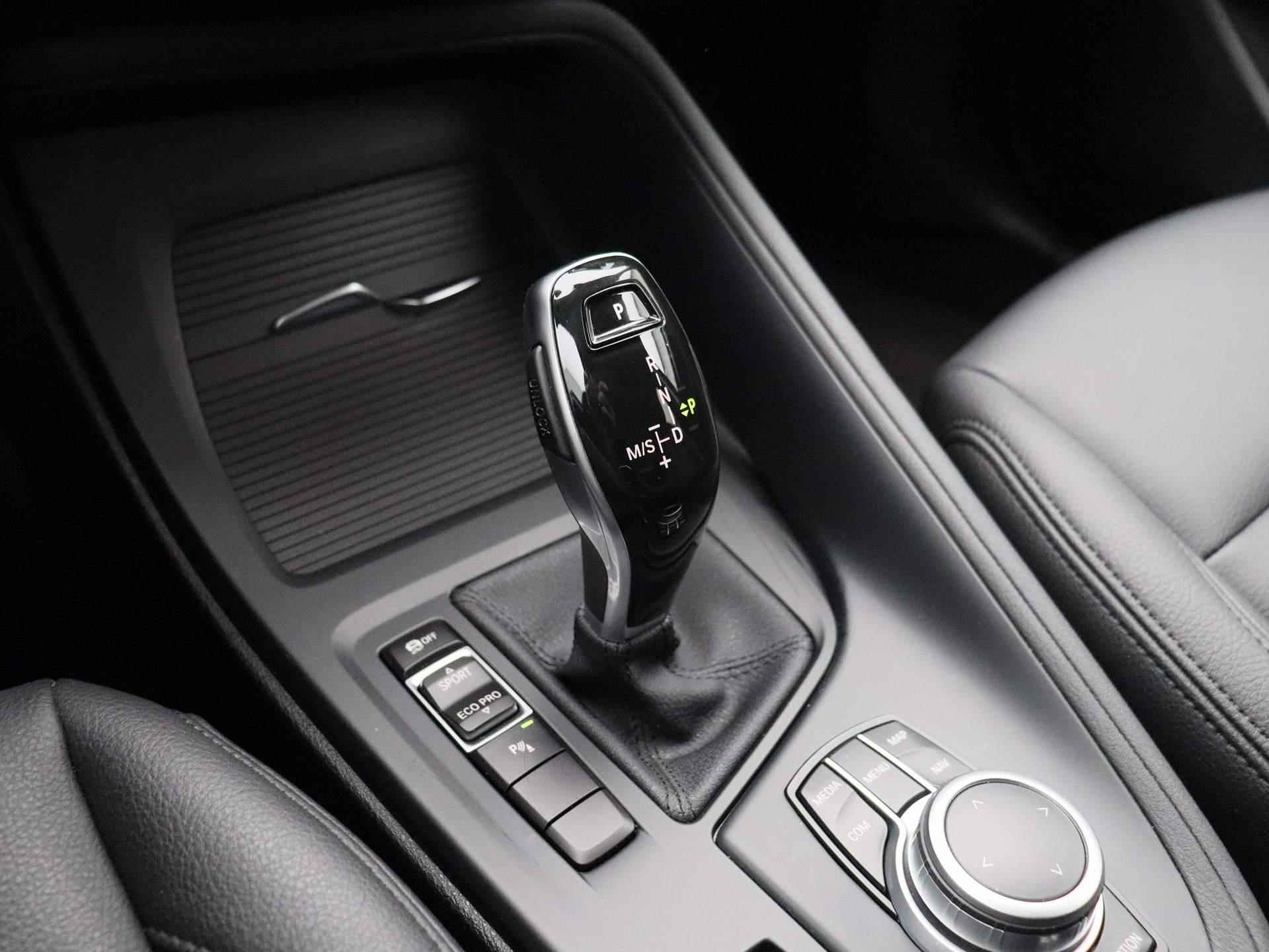 BMW X1 sDrive16d Executive * | Leder | Navigatie | Climate Control | Parkeersensoren | Cruise Control | Bluetooth | Stoelverwarming | Elektrische Achterklep | - 21/37