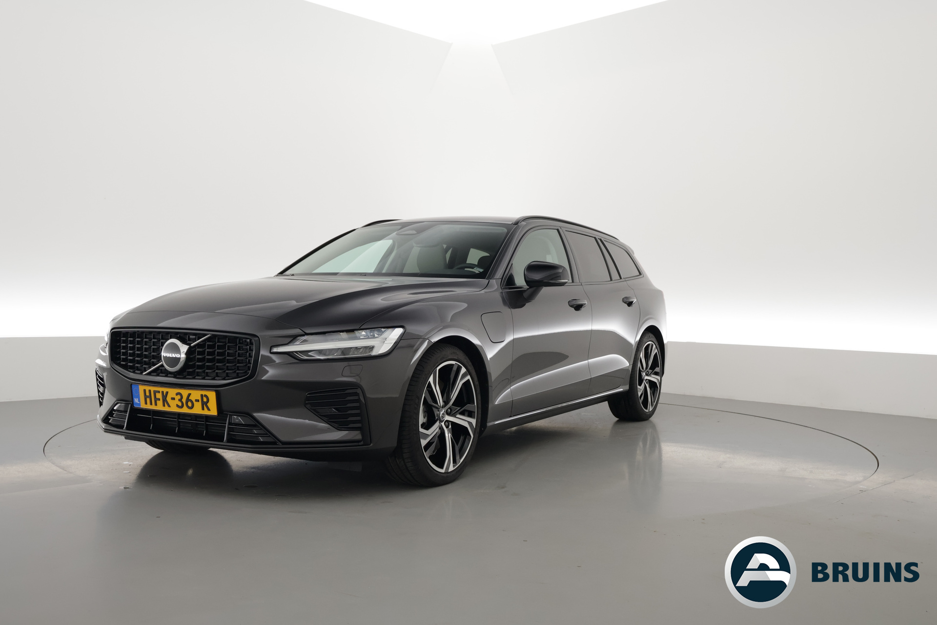 Volvo V60 T6 Recharge Plus Dark | Pilot Assist | Memory | Camera | Harman Kardon |