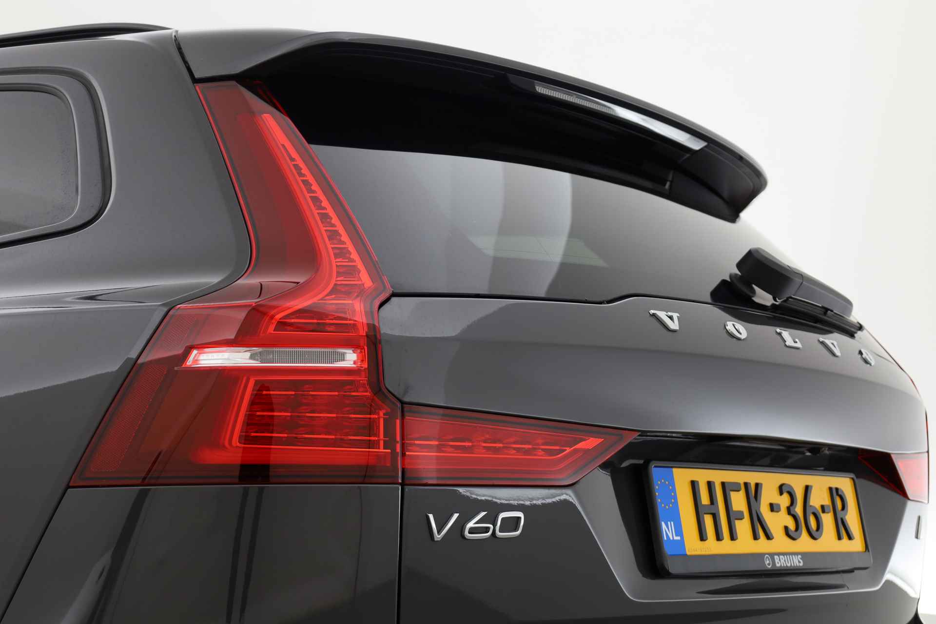 Volvo V60 T6 Recharge Plus Dark | Pilot Assist | Memory | Camera | Harman Kardon | - 32/33