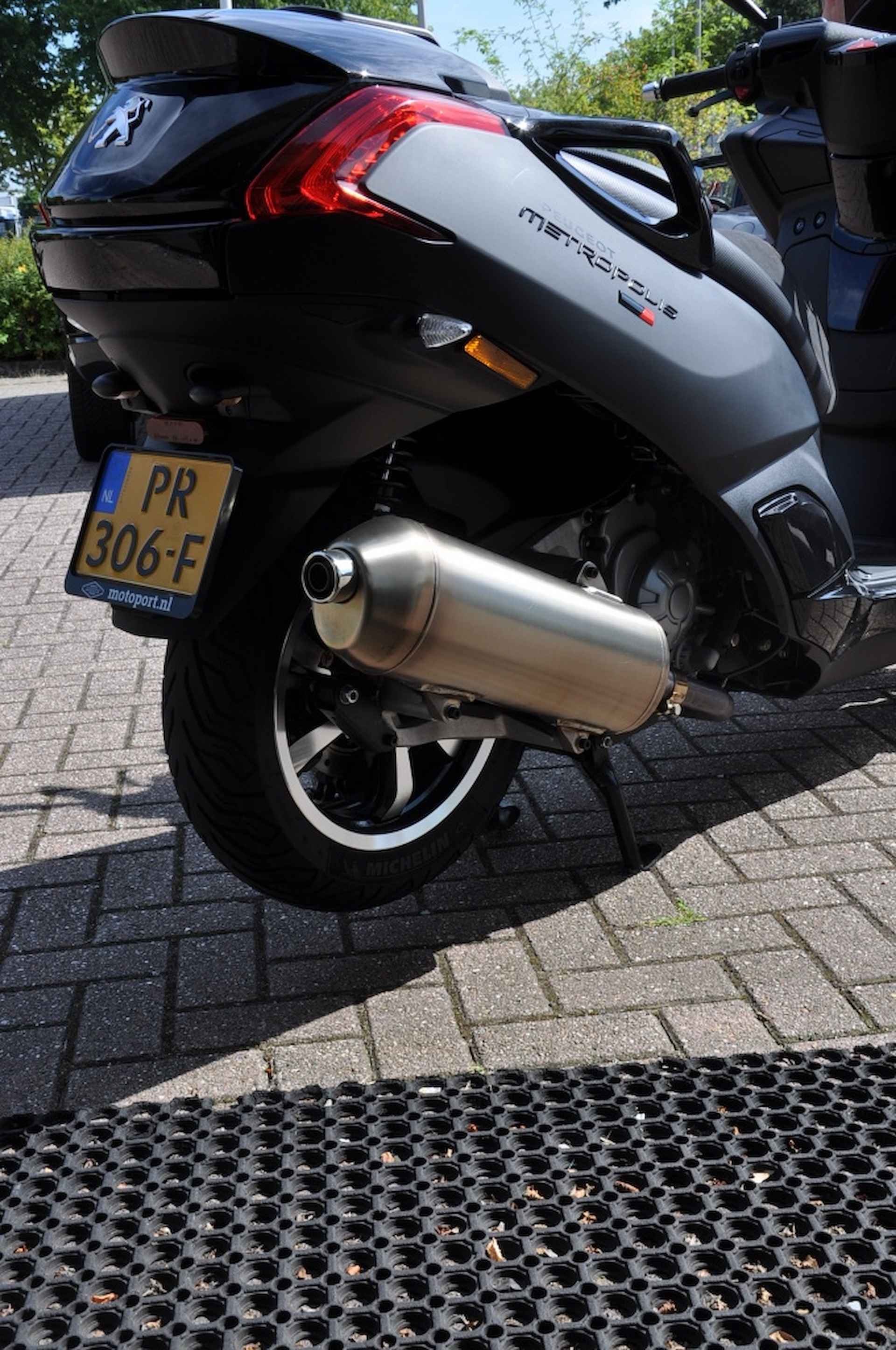 Peugeot Scooter compleet met druppellader Metropolis RS - 24/25