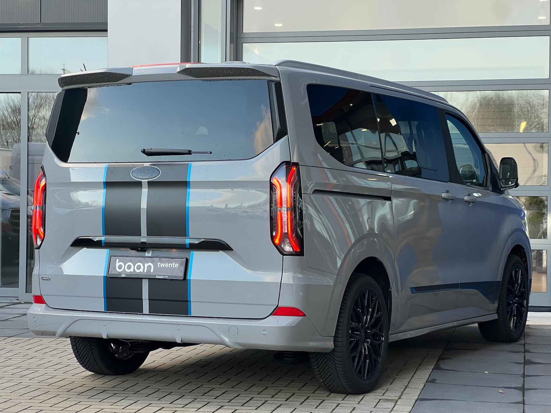 Ford Tourneo Custom PHEV 233PK SPORT L1 | Geel kenteken | Incl. BPM & BTW | 8 Persoons | Zeer Luxe | - 4/54