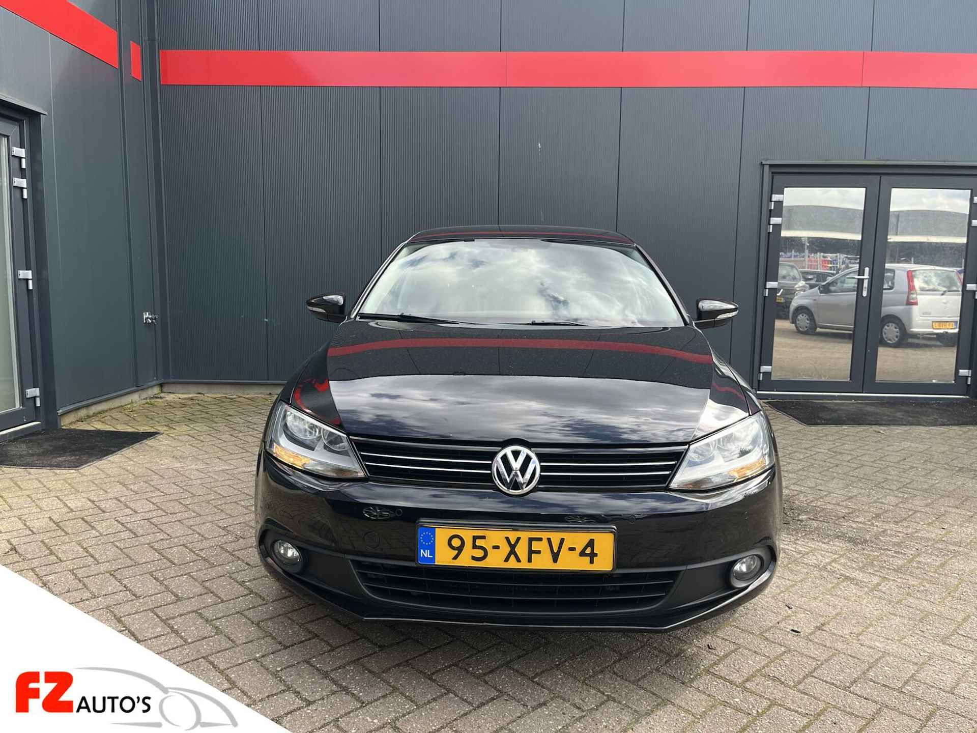 Volkswagen Jetta 1.4 TSI Highline | L.M Velgen | Metallic | - 3/29