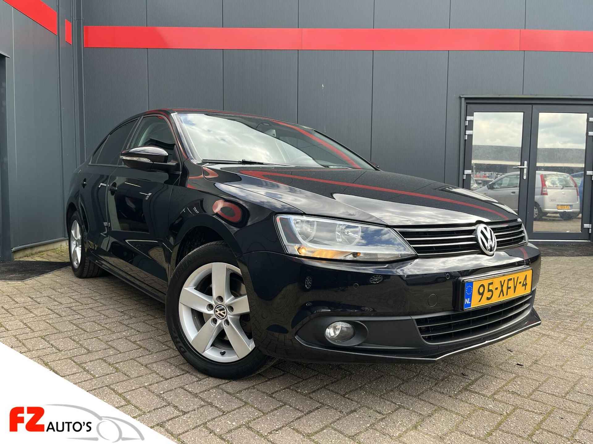 Volkswagen Jetta 1.4 TSI Highline | L.M Velgen | Metallic | - 25/29