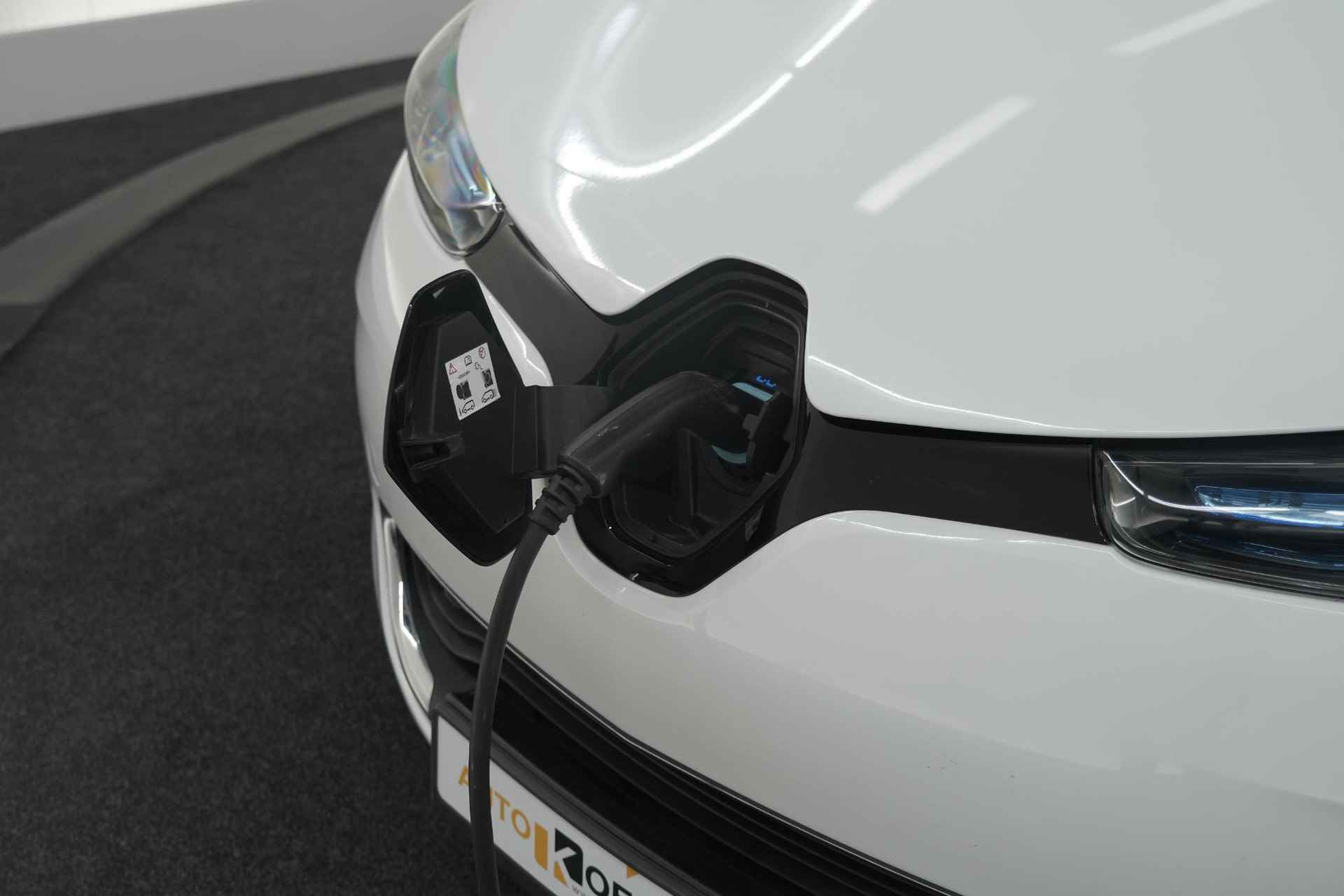 Renault ZOE Q90 Intens Quickcharge 41 kWh | Huuraccu | Parkeersensoren | Navigatie | 16 Inch Velgen - 5/66