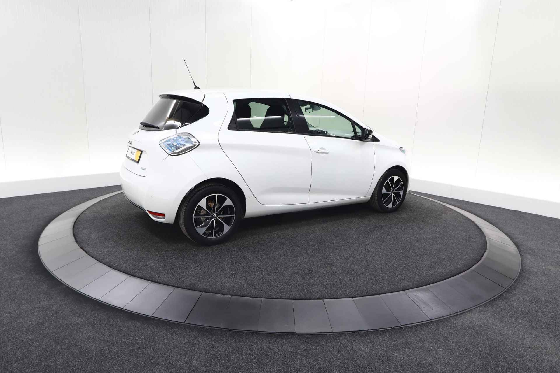 Renault ZOE Q90 Intens Quickcharge 41 kWh | Huuraccu | Parkeersensoren | Navigatie | 16 Inch Velgen - 6/66