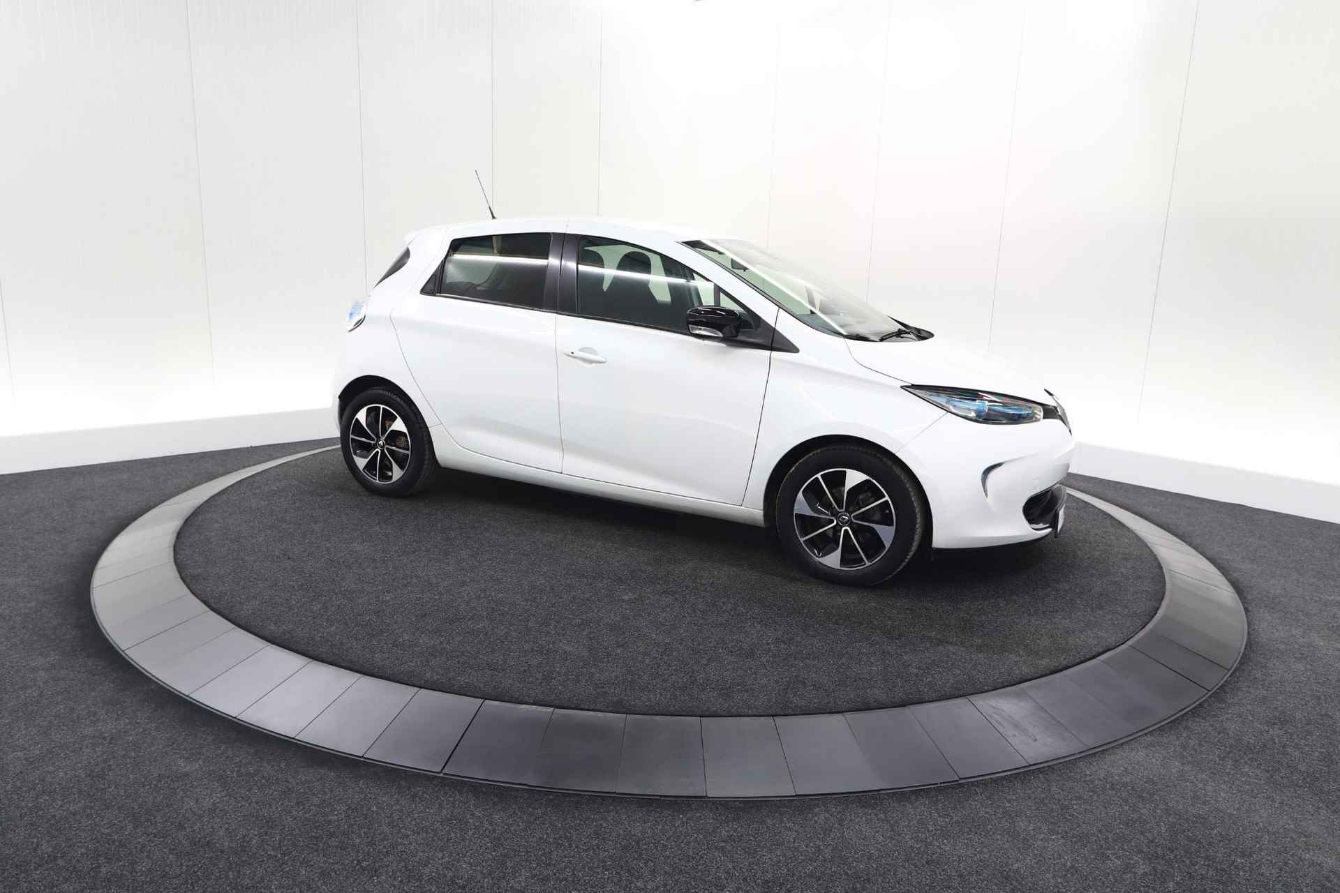 Renault ZOE Q90 Intens Quickcharge 41 kWh | Huuraccu | Parkeersensoren | Navigatie | 16 Inch Velgen - 8/66