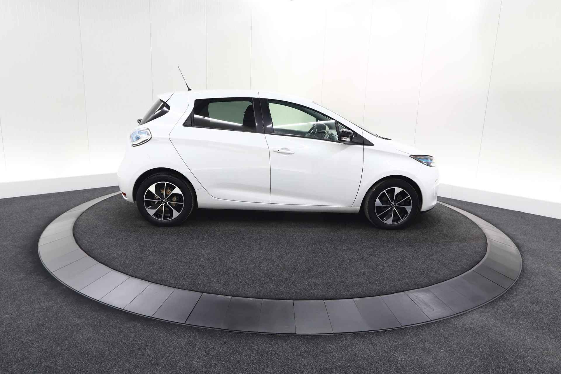 Renault ZOE Q90 Intens Quickcharge 41 kWh | Huuraccu | Parkeersensoren | Navigatie | 16 Inch Velgen - 9/66