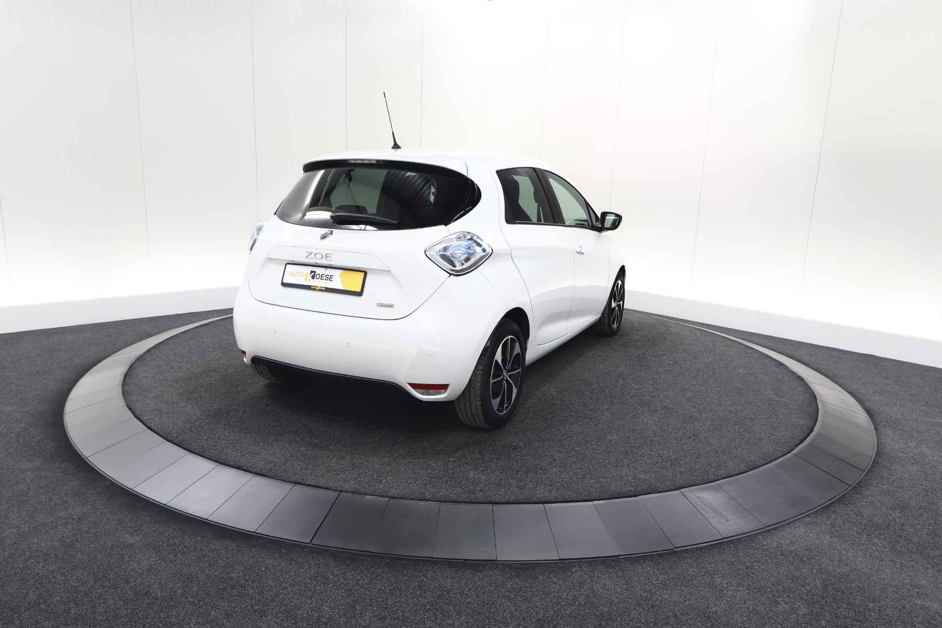 Renault ZOE Q90 Intens Quickcharge 41 kWh | Huuraccu | Parkeersensoren | Navigatie | 16 Inch Velgen - 11/66