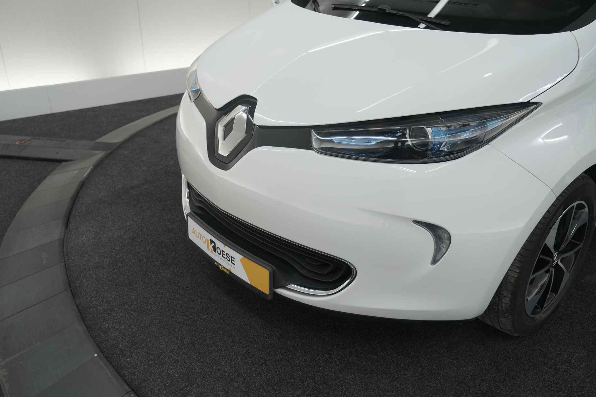 Renault ZOE Q90 Intens Quickcharge 41 kWh | Huuraccu | Parkeersensoren | Navigatie | 16 Inch Velgen - 15/66