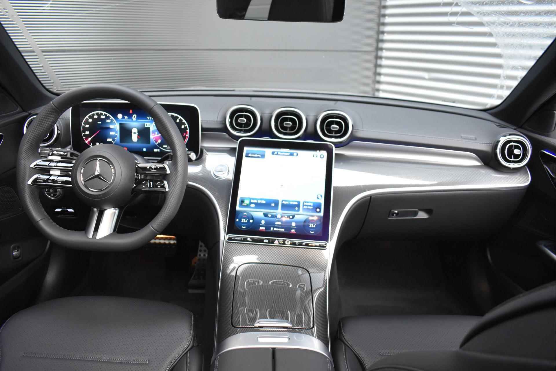 Mercedes-Benz C-Klasse Estate 200 AMG | Nightpakket | Panoramadak | Stoelverwarmd | Achteruitrijcamera | trekhaak - 12/17