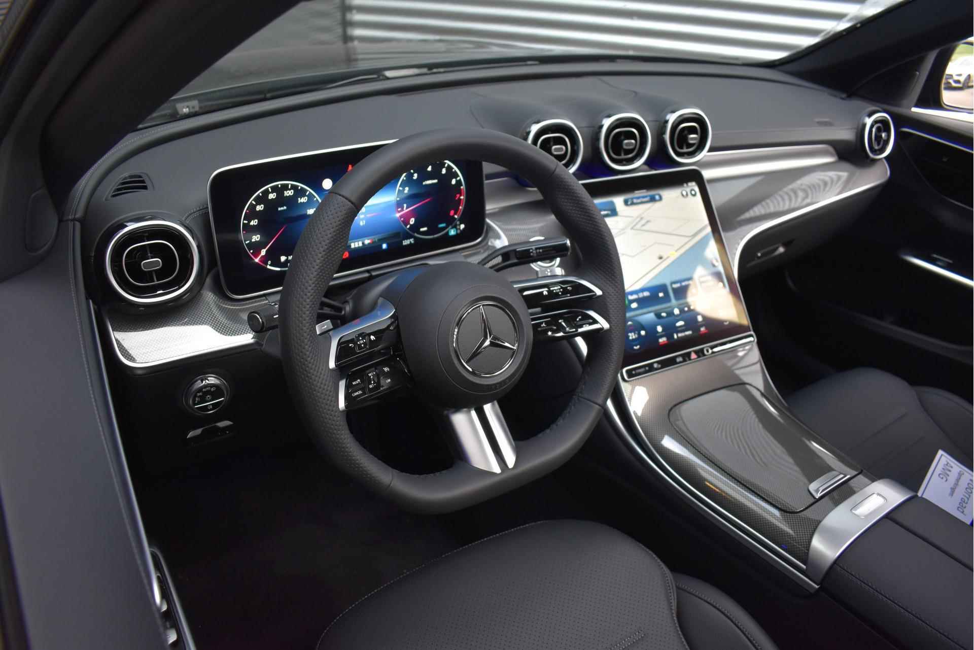 Mercedes-Benz C-Klasse Estate 200 AMG | Nightpakket | Panoramadak | Stoelverwarmd | Achteruitrijcamera | trekhaak - 14/17