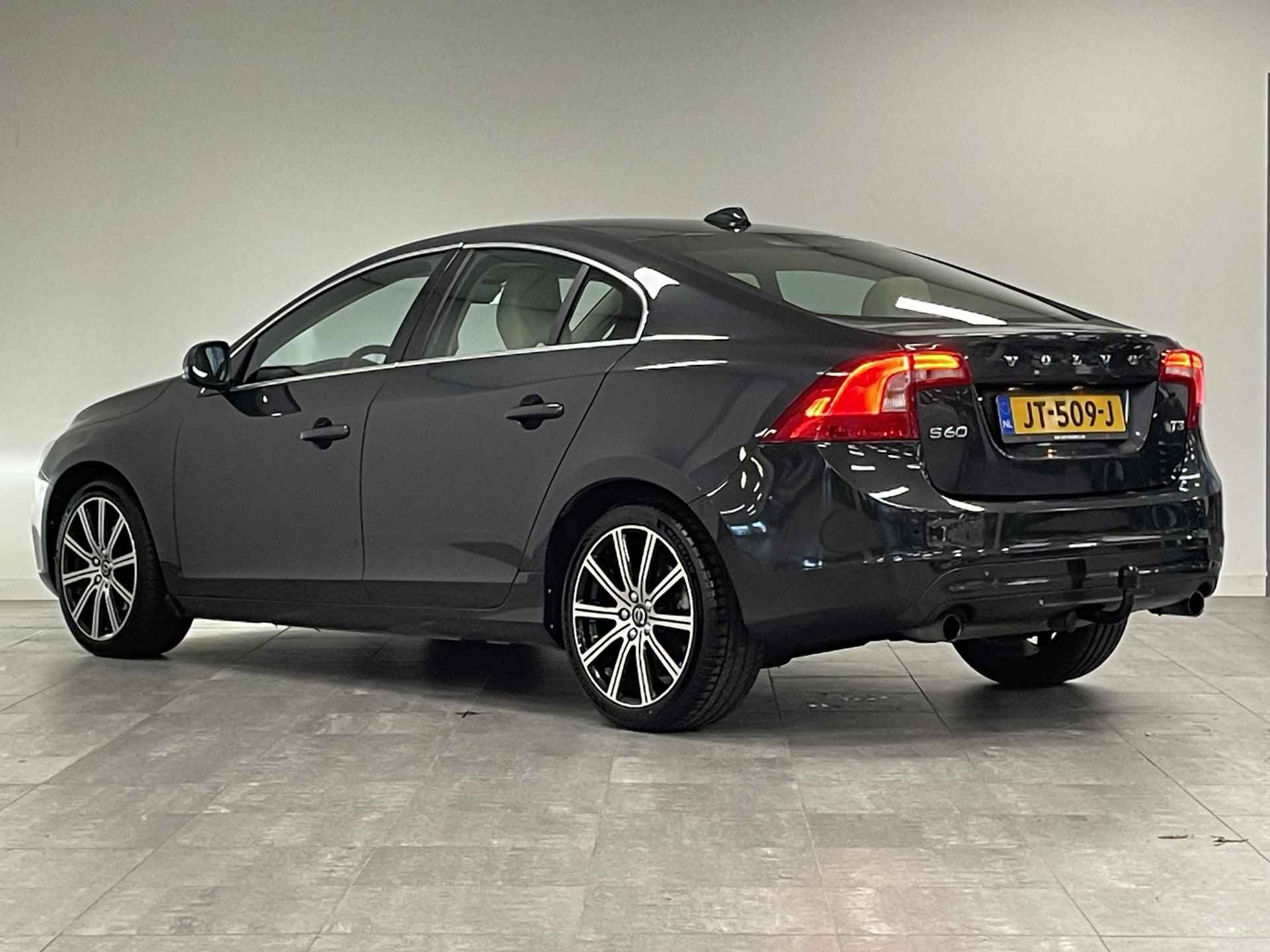 Volvo S60 2.0 T3 Nordic+ | Leder | Lichtmetalen velgen 18" | Trekhaak - 7/24