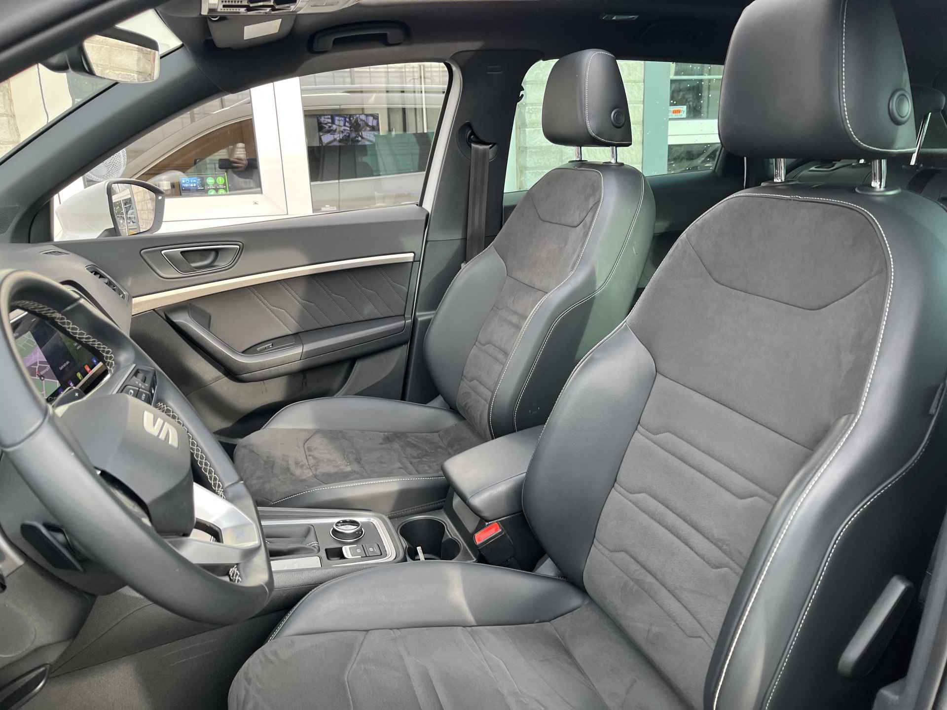 SEAT Ateca 1.5 TSI Xperience / AUTOMAAT/ PANO/ BEATS AUDIO/ 360 CAMERA/ PARK. SENSOREN/ DCC/ KEYLESS/ STOEL EN STUUR VERWARM./ LED/ CRUISE/ APP CONNECT/ NAVI/ CLIMA/ DAB/ 18" LMV/ - 6/29