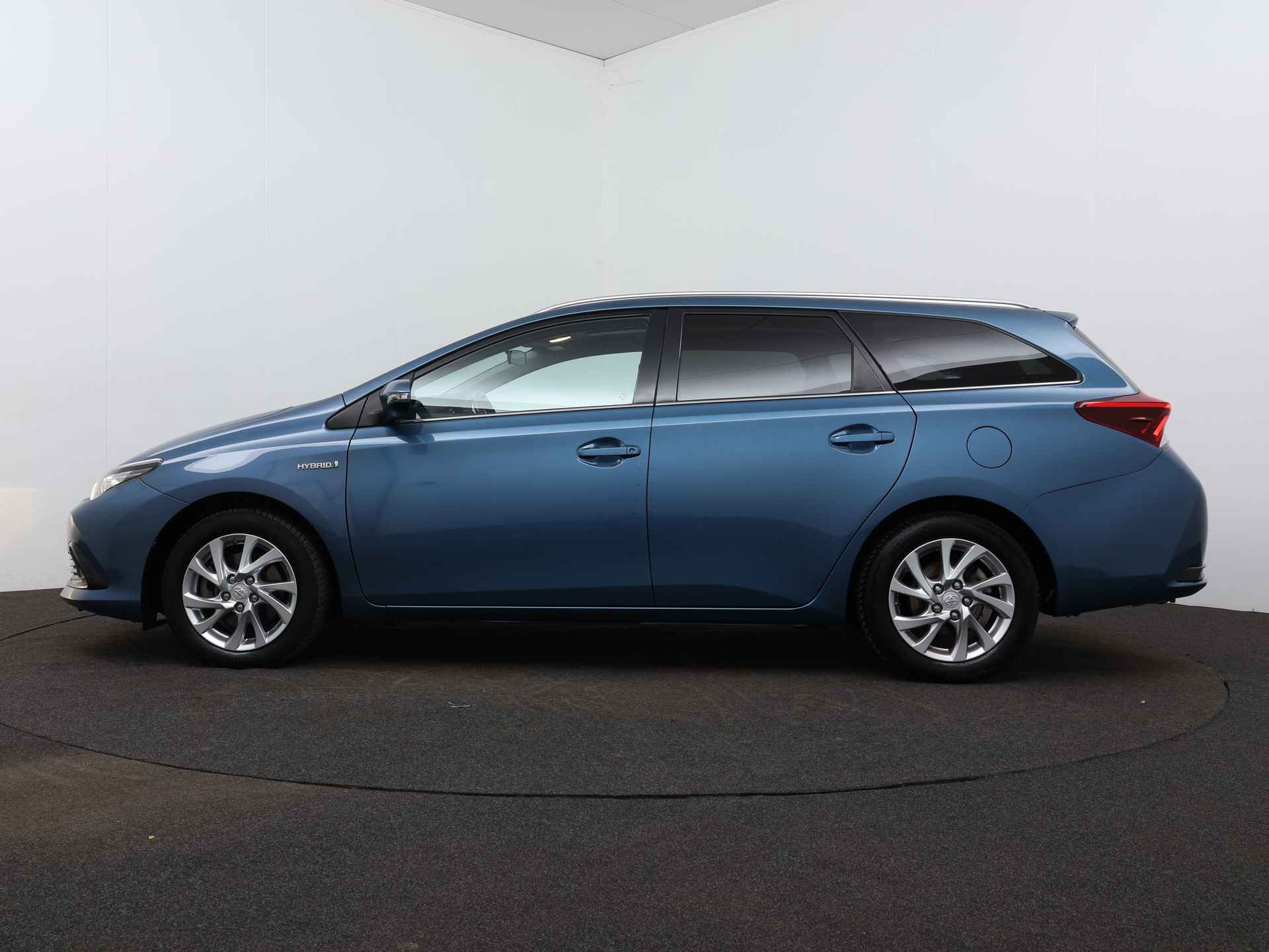 Toyota Auris Touring Sports 1.8 Hybrid Lease pro | Navigatie | Panoramadak | Camera | - 4/40