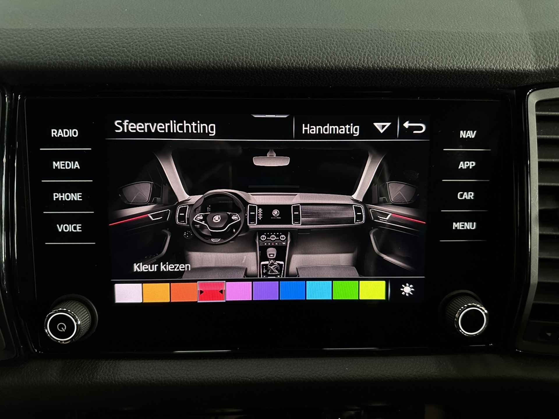 Škoda Kodiaq 1.5 TSI Sportline Business Airco ECC | LED | Canton | Adaptive Cruise | Virtual | Trekhaak | Camera | Apple Carplay Android Auto | Isofix | NAP | - 27/52