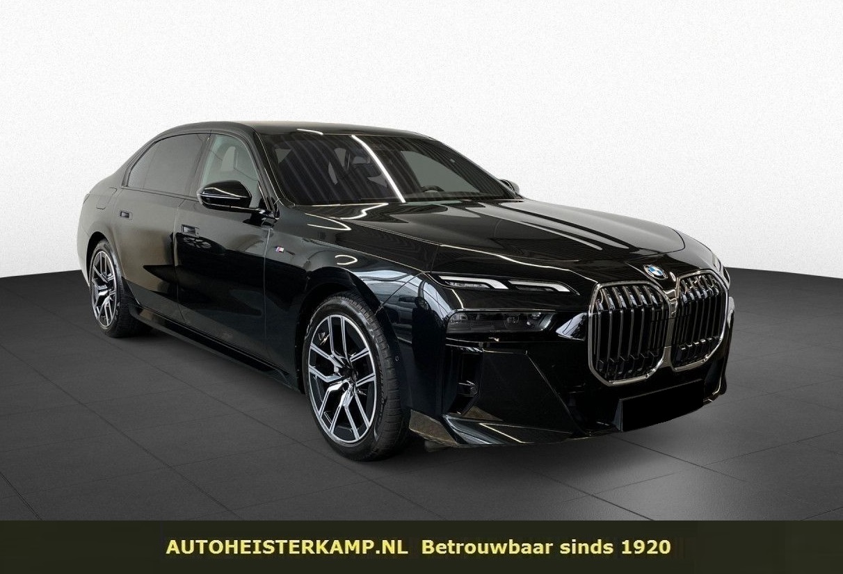 BMW 7 Serie 740d xDrive M-Sport PanoSky ACC Head-Up SurroundView