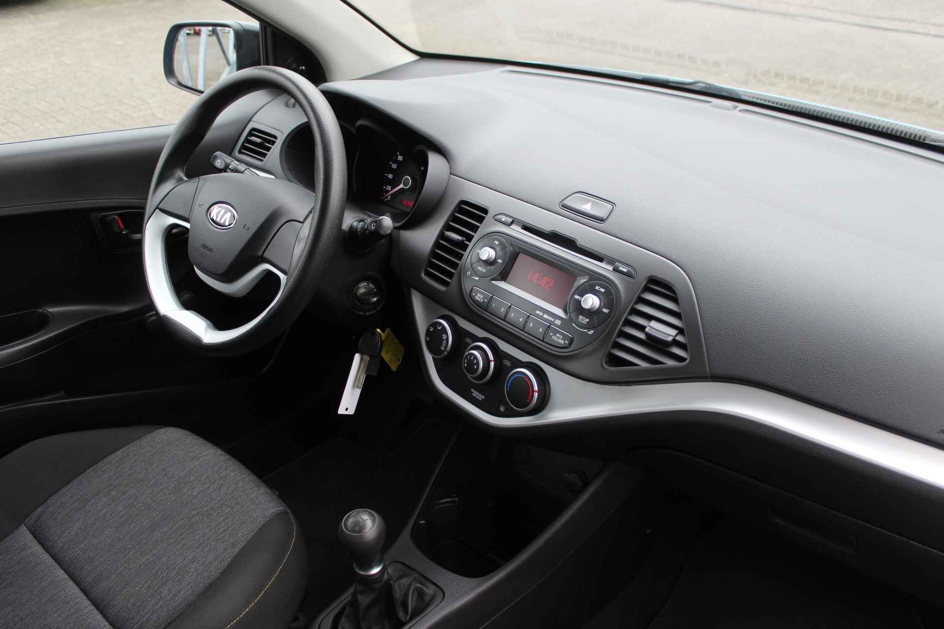 Kia Picanto 1.0 CVVT ISG Stuurbekrachtiging/Centrale Deurvergrendeling/Kia Muziek Systeem. - 2/13