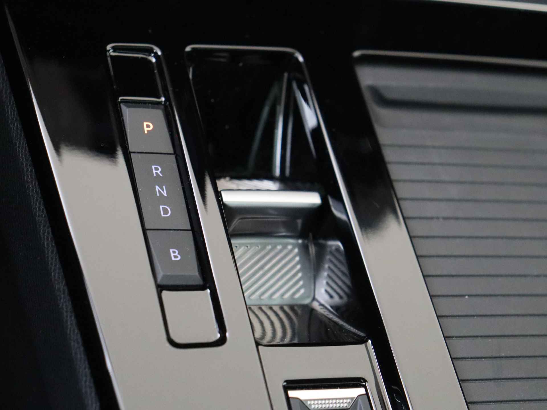 Opel Astra 1.6 Hybrid Level 4 | Schuif/kanteldak | Stuur-, stoel-en voorruitverwarming | Adapt. cruise control | Demo met oplopende km.stand | - 13/43