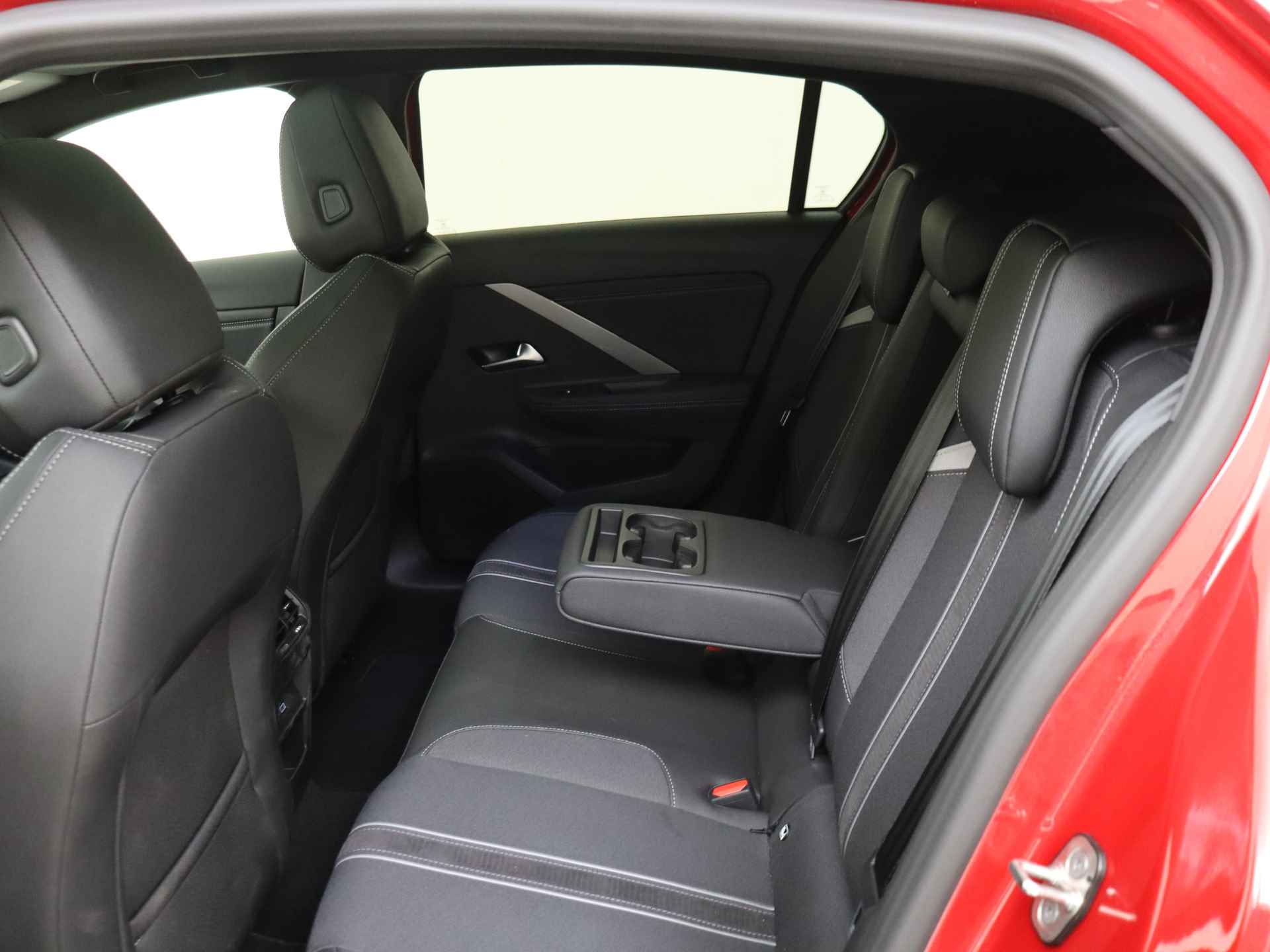Opel Astra 1.6 Hybrid Level 4 | Schuif/kanteldak | Stuur-, stoel-en voorruitverwarming | Adapt. cruise control | Demo met oplopende km.stand | - 20/43