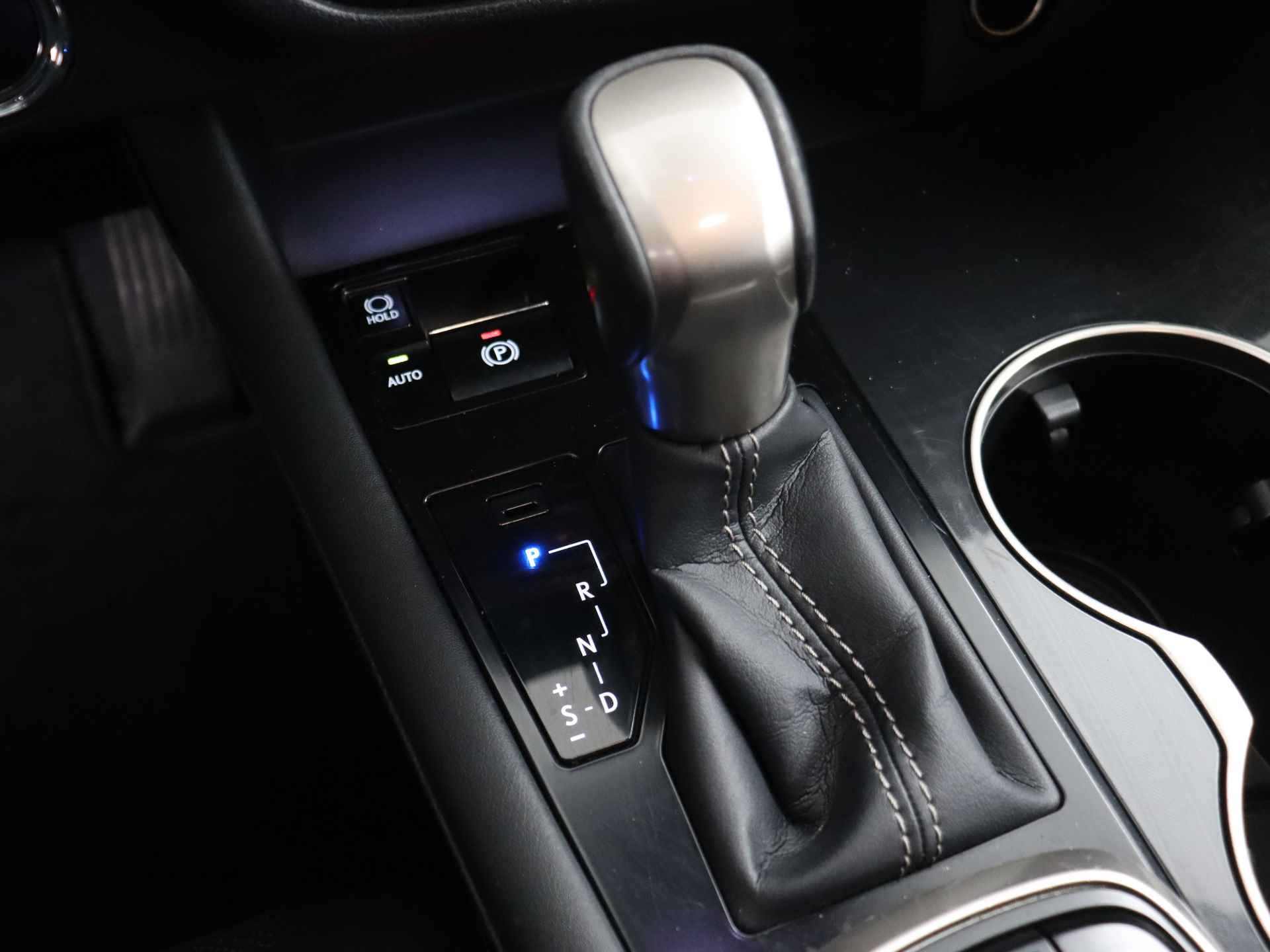 Lexus RX 450h 4WD | Navigatie | Lederen bekleding | Stoelverwarming en ventilatie | Trekhaak | Elektrisch verstelbaar bestuurdersstoel met geheugen | - 12/54