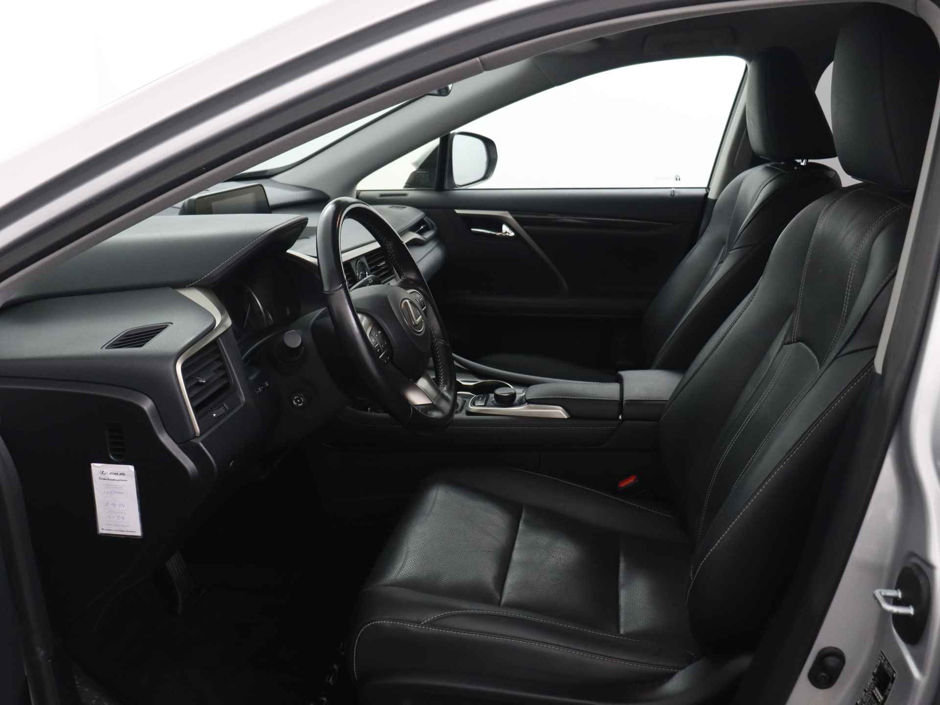 Lexus RX 450h 4WD | Navigatie | Lederen bekleding | Stoelverwarming en ventilatie | Trekhaak | Elektrisch verstelbaar bestuurdersstoel met geheugen | - 17/54