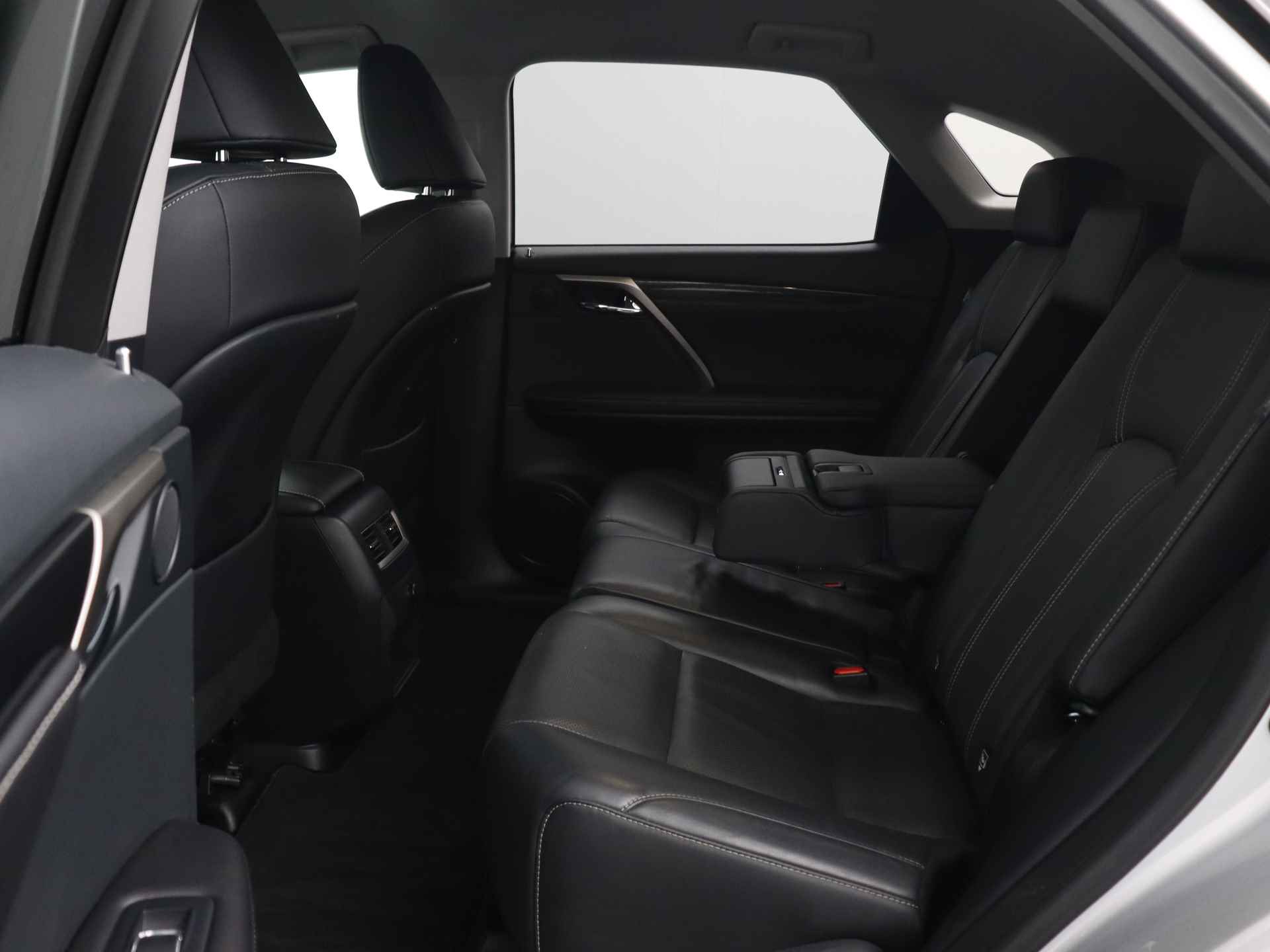 Lexus RX 450h 4WD | Navigatie | Lederen bekleding | Stoelverwarming en ventilatie | Trekhaak | Elektrisch verstelbaar bestuurdersstoel met geheugen | - 18/54
