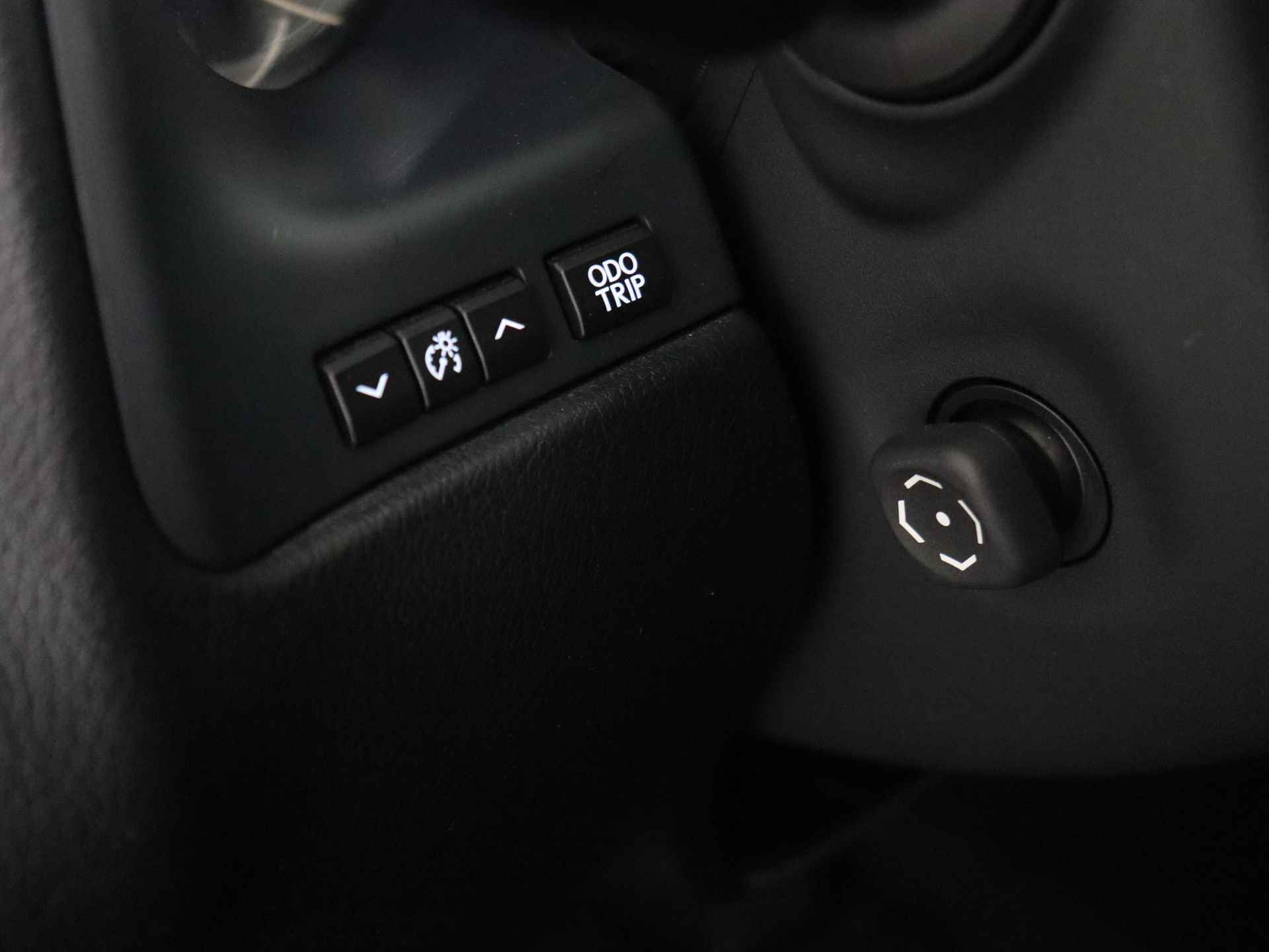 Lexus RX 450h 4WD | Navigatie | Lederen bekleding | Stoelverwarming en ventilatie | Trekhaak | Elektrisch verstelbaar bestuurdersstoel met geheugen | - 32/54