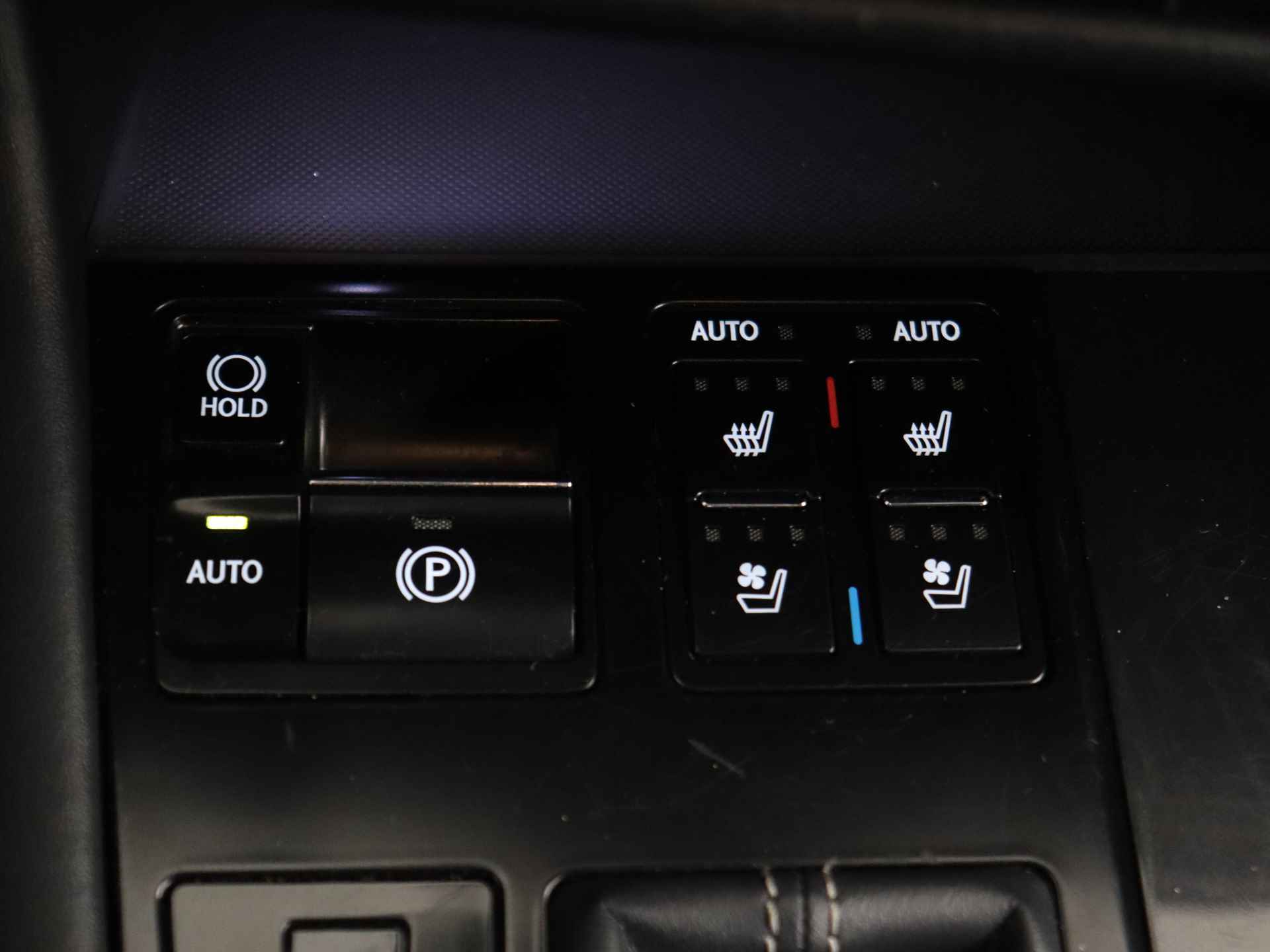Lexus RX 450h 4WD | Navigatie | Lederen bekleding | Stoelverwarming en ventilatie | Trekhaak | Elektrisch verstelbaar bestuurdersstoel met geheugen | - 33/54