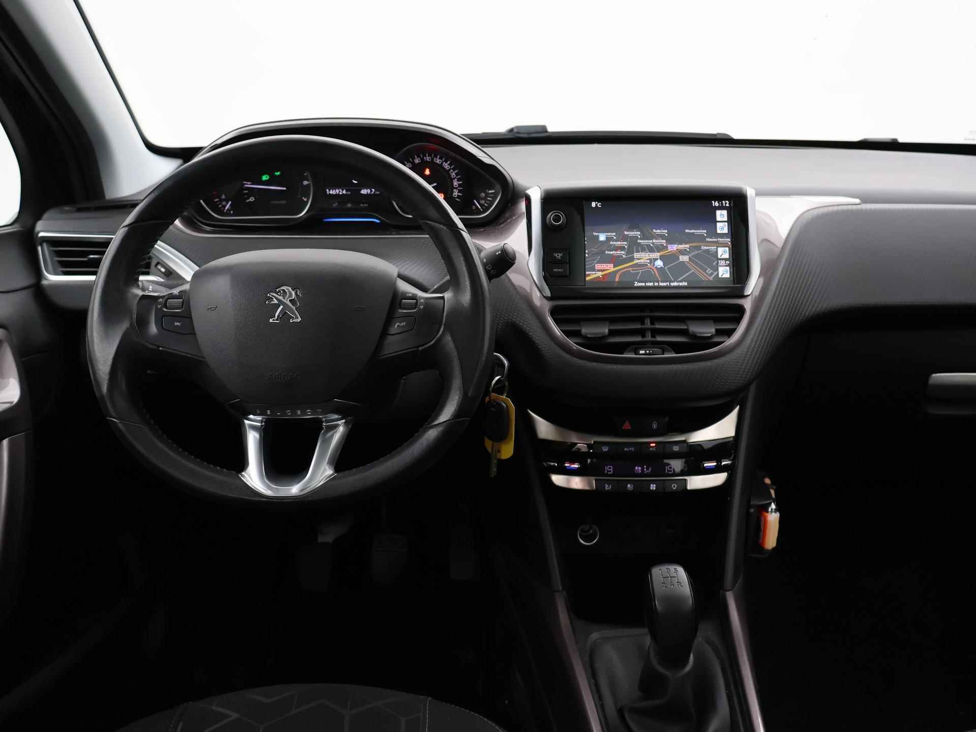 Peugeot 2008 1.6 VTi 120 PK ALLURE + PANORAMA | NAVIGATIE | STOELVERWARMING - 4/26