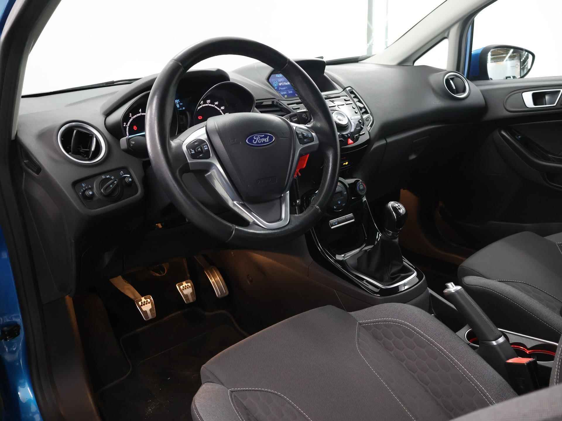Ford Fiesta 1.0 EcoBoost Sport | Navigatie | Parkeercamera |Voorruitverwarming | Climate Control | Bluetooth | ST-line | - 8/42
