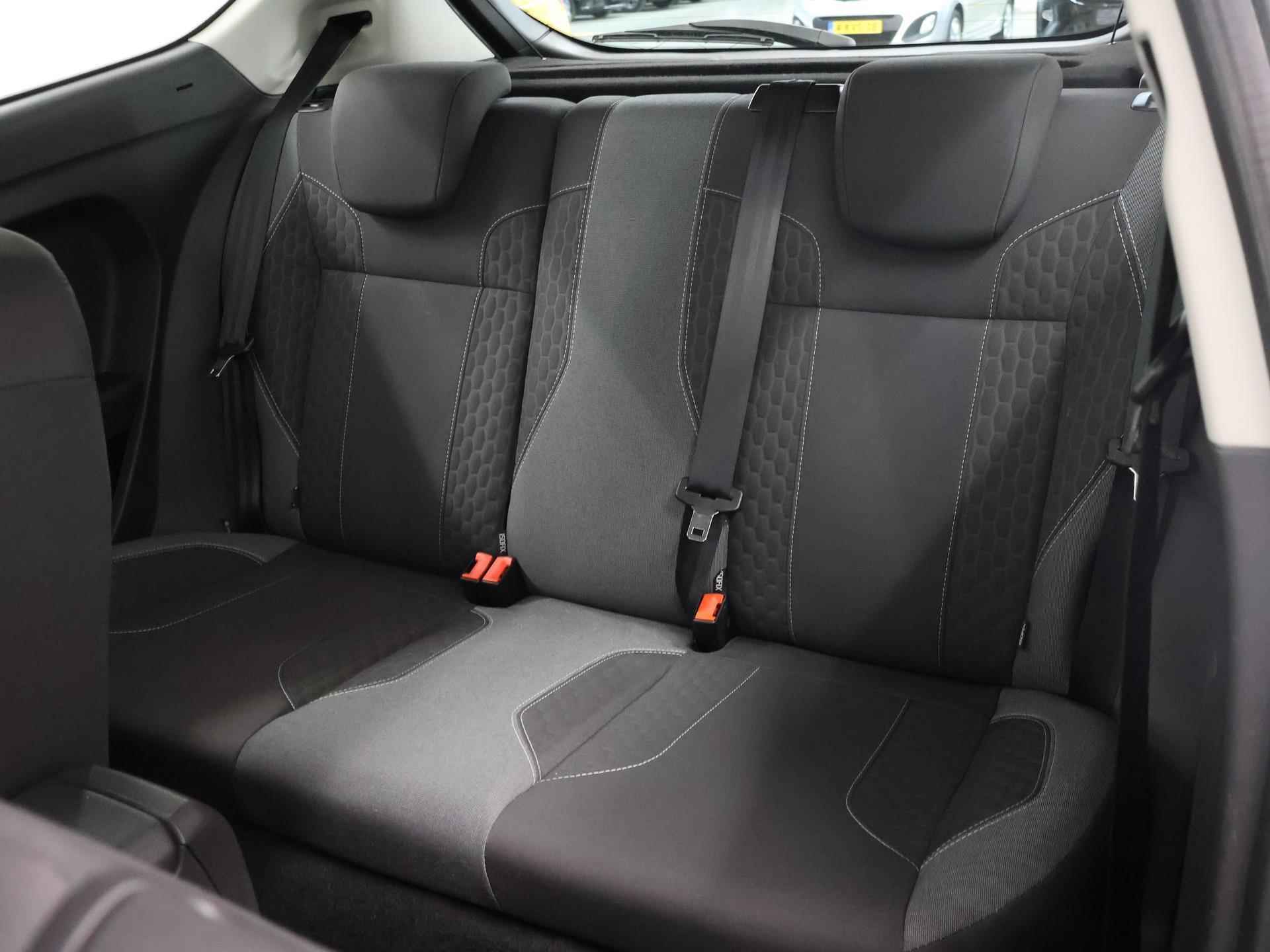 Ford Fiesta 1.0 EcoBoost Sport | Navigatie | Parkeercamera |Voorruitverwarming | Climate Control | Bluetooth | ST-line | - 12/42