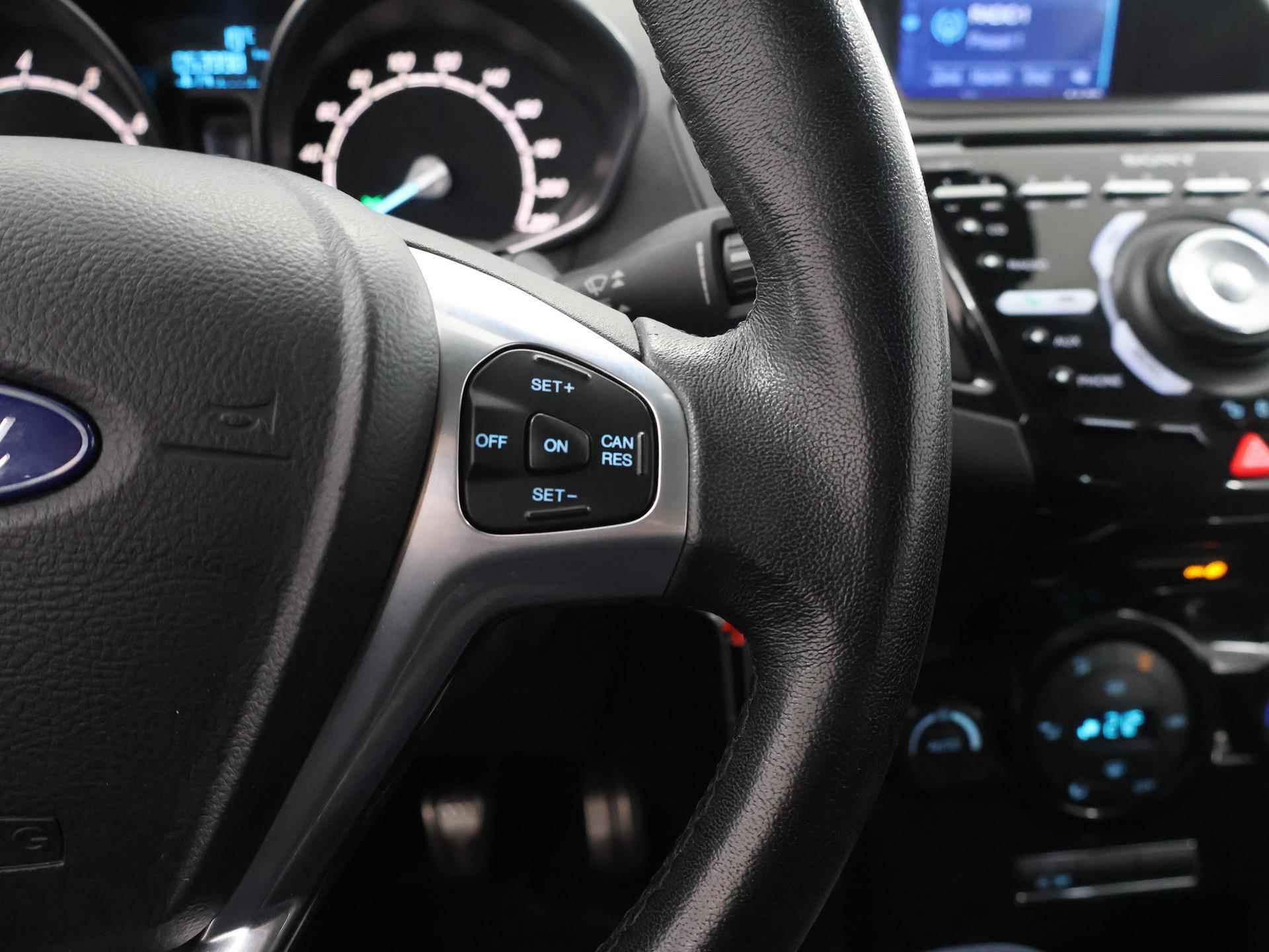 Ford Fiesta 1.0 EcoBoost Sport | Navigatie | Parkeercamera |Voorruitverwarming | Climate Control | Bluetooth | ST-line | - 32/42