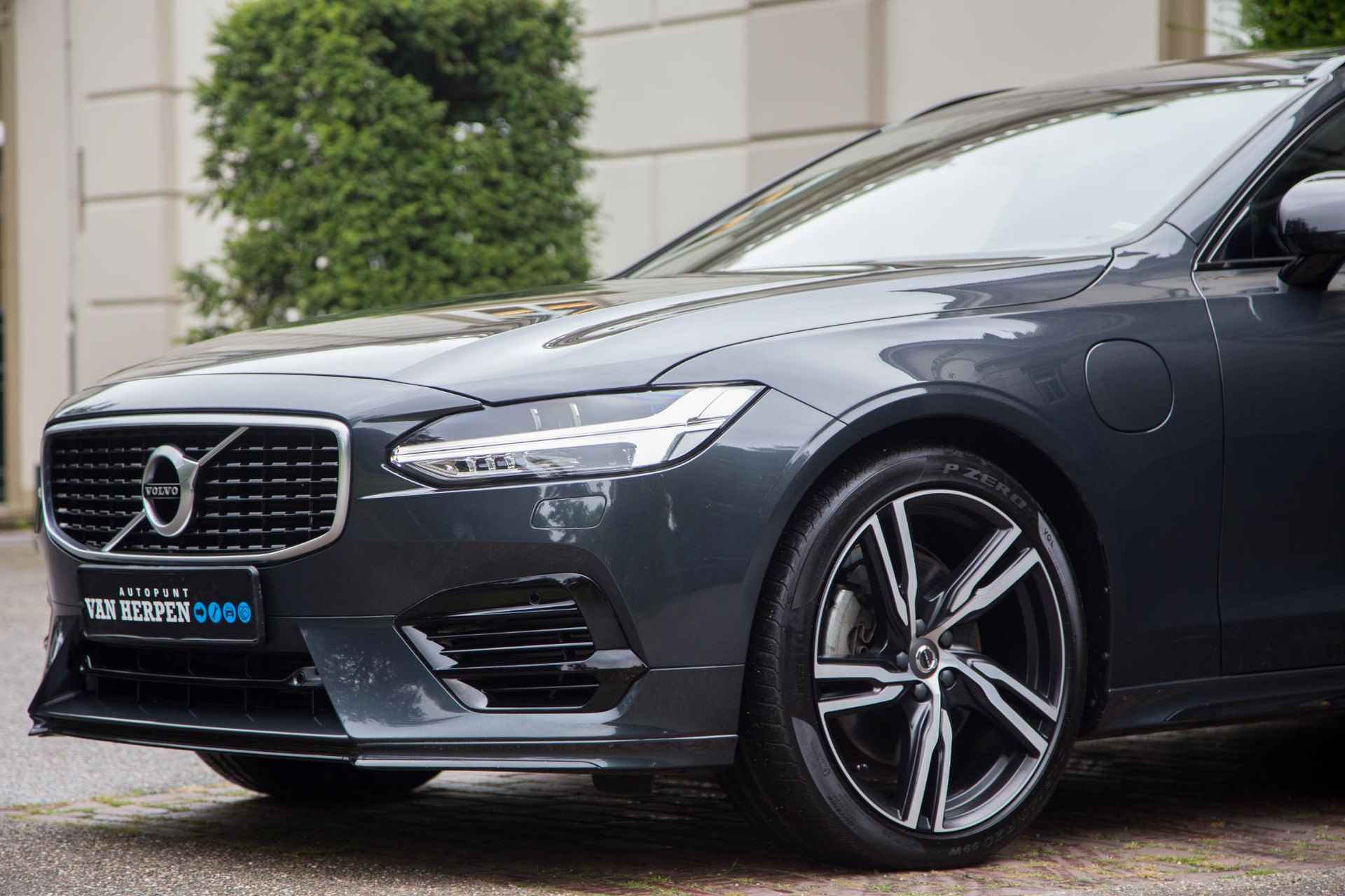 Volvo V90 2.0 T8 AWD R-Design Pano | HUD | Camera | Pilot Pack | Nieuwstaat - 9/63