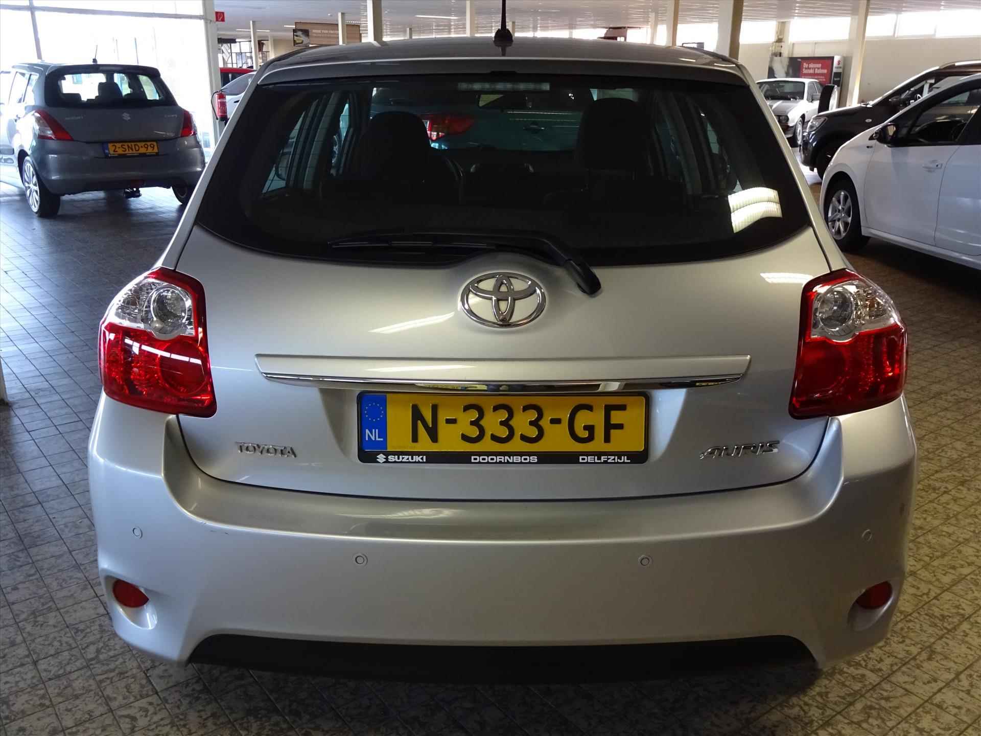 TOYOTA Auris 1.6 VVT-i 5-deurs Aspiration Automaat - 2/16