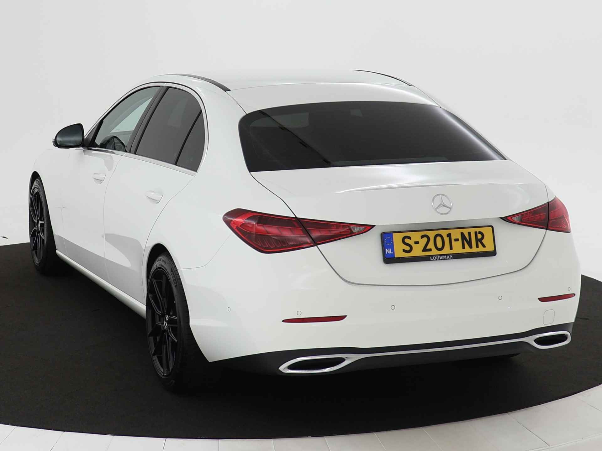 Mercedes-Benz C-Klasse 180 Business Line | 360° camera | Sfeerverlichting | Apple Carplay | Stoelverwarming | Inclusief 24 maanden MB Certified garantie voor Europa. - 17/44